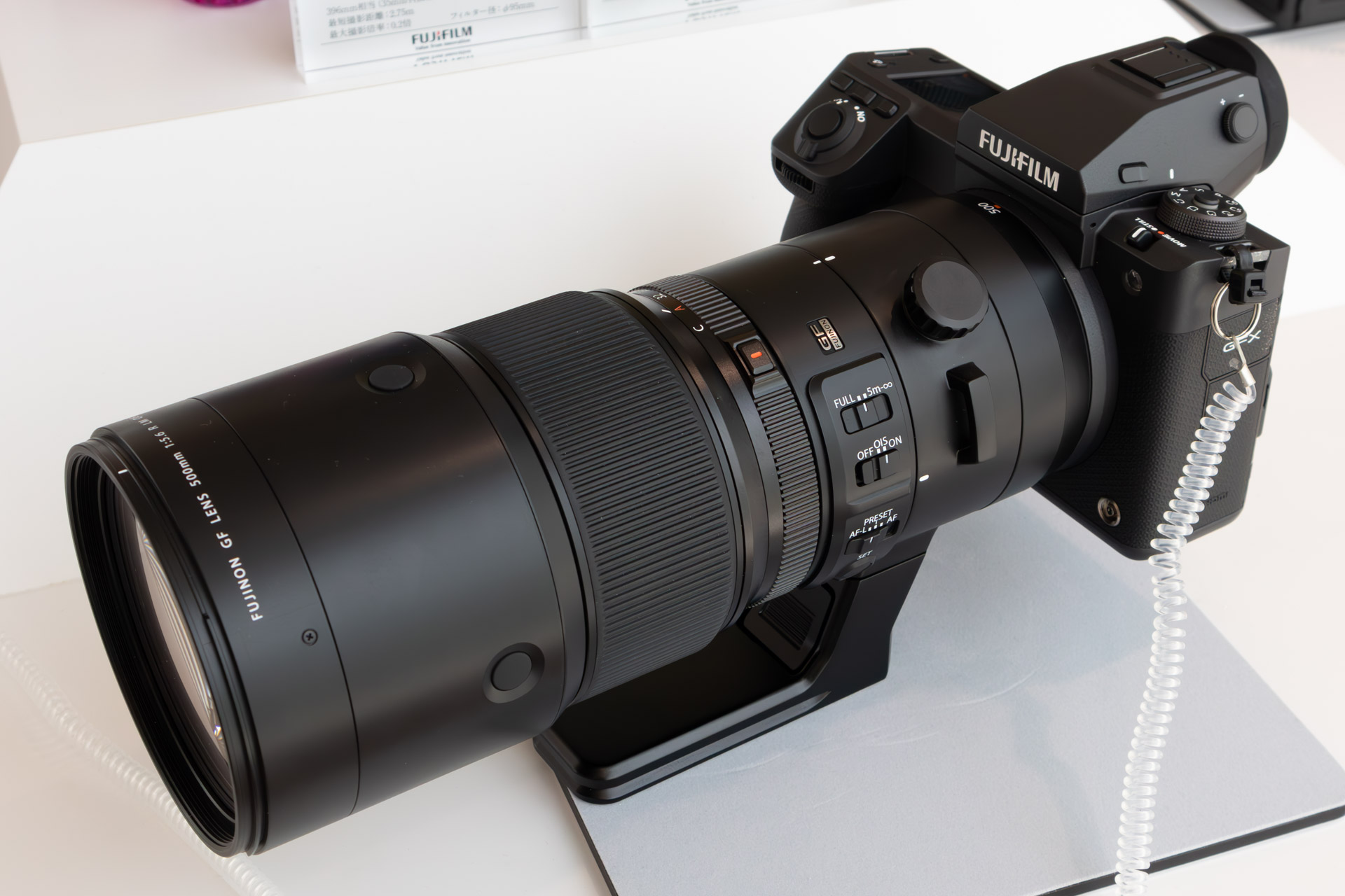 GF500mmF5.6 R LM OIS WRも展示