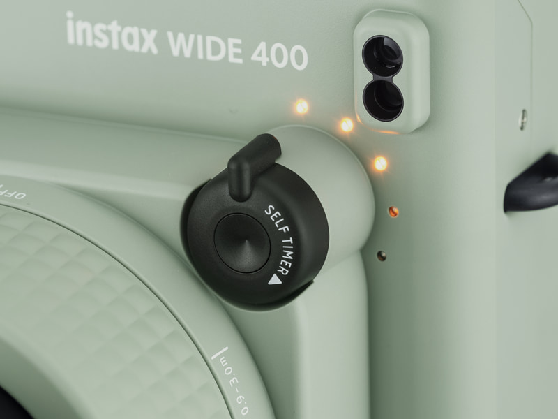 ワイドフォーマットフィルムの“チェキ”「instax WIDE 400」 - デジカメ