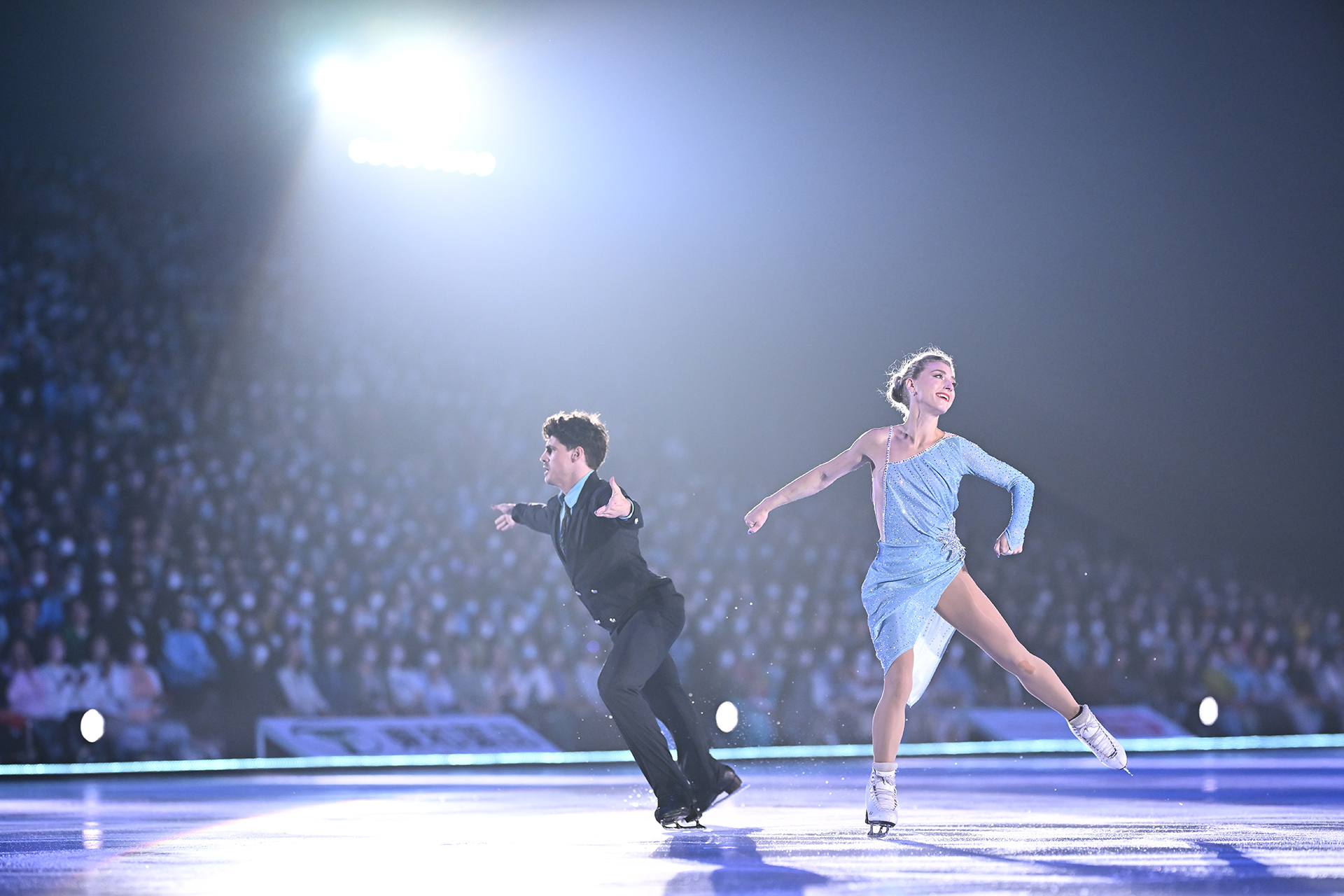 パイパー・ギレスさん＆ポール・ポワリエさん・Fantasy on Ice 2024（撮影：佐藤拓）<br><span class="fnt-85">NIKON Z 9／NIKKOR Z 135mm f/1.8 S Plena／135mm／マニュアル（1/2,500秒、F1.8）／ISO 2500</span>