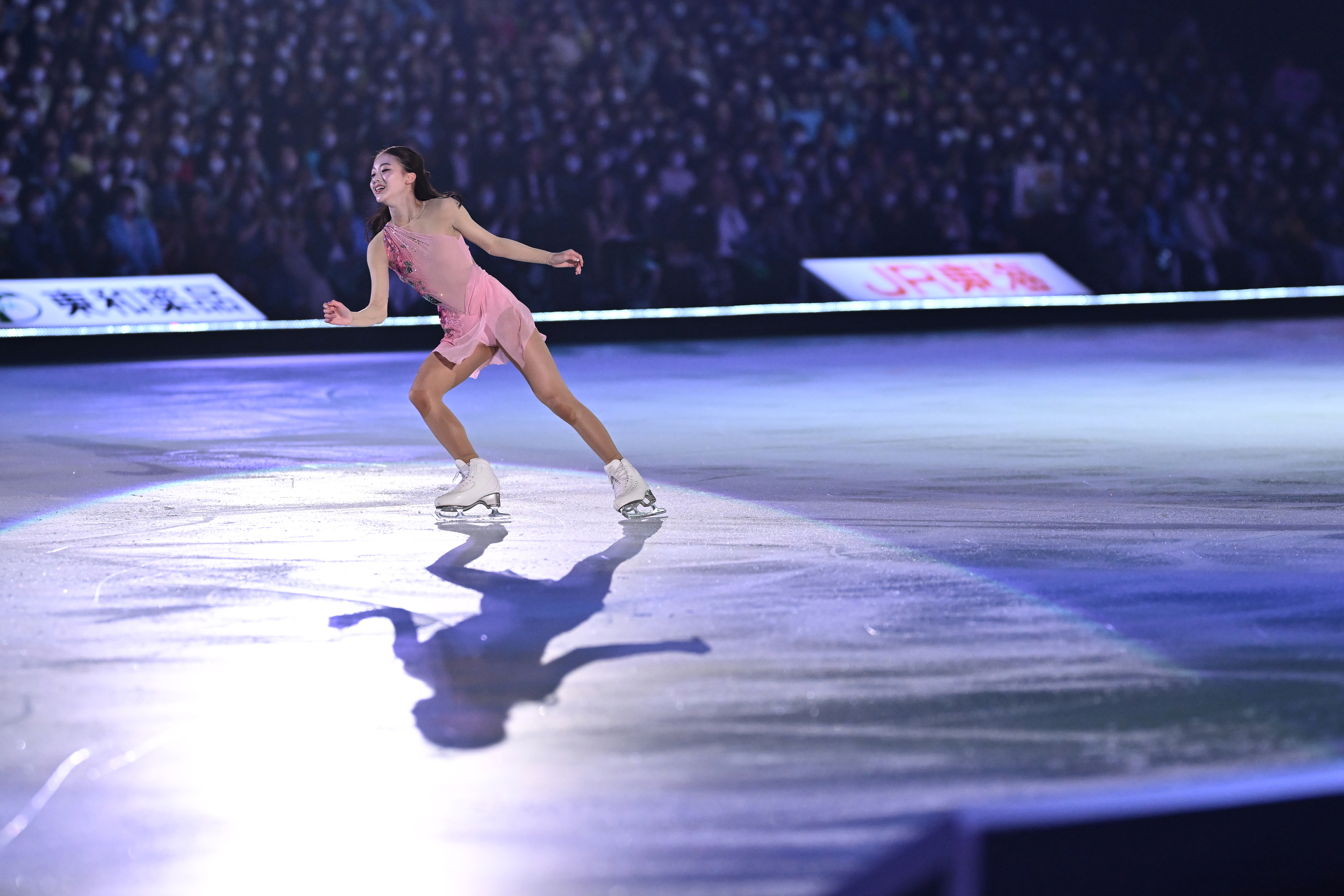 上園玲奈さん・Fantasy on Ice 2024（撮影：佐藤拓）<br><span class="fnt-85">NIKON Z 9／NIKKOR Z 135mm f/1.8 S Plena／135mm／マニュアル（1/4,000秒、F1.8）／ISO 2500</span>