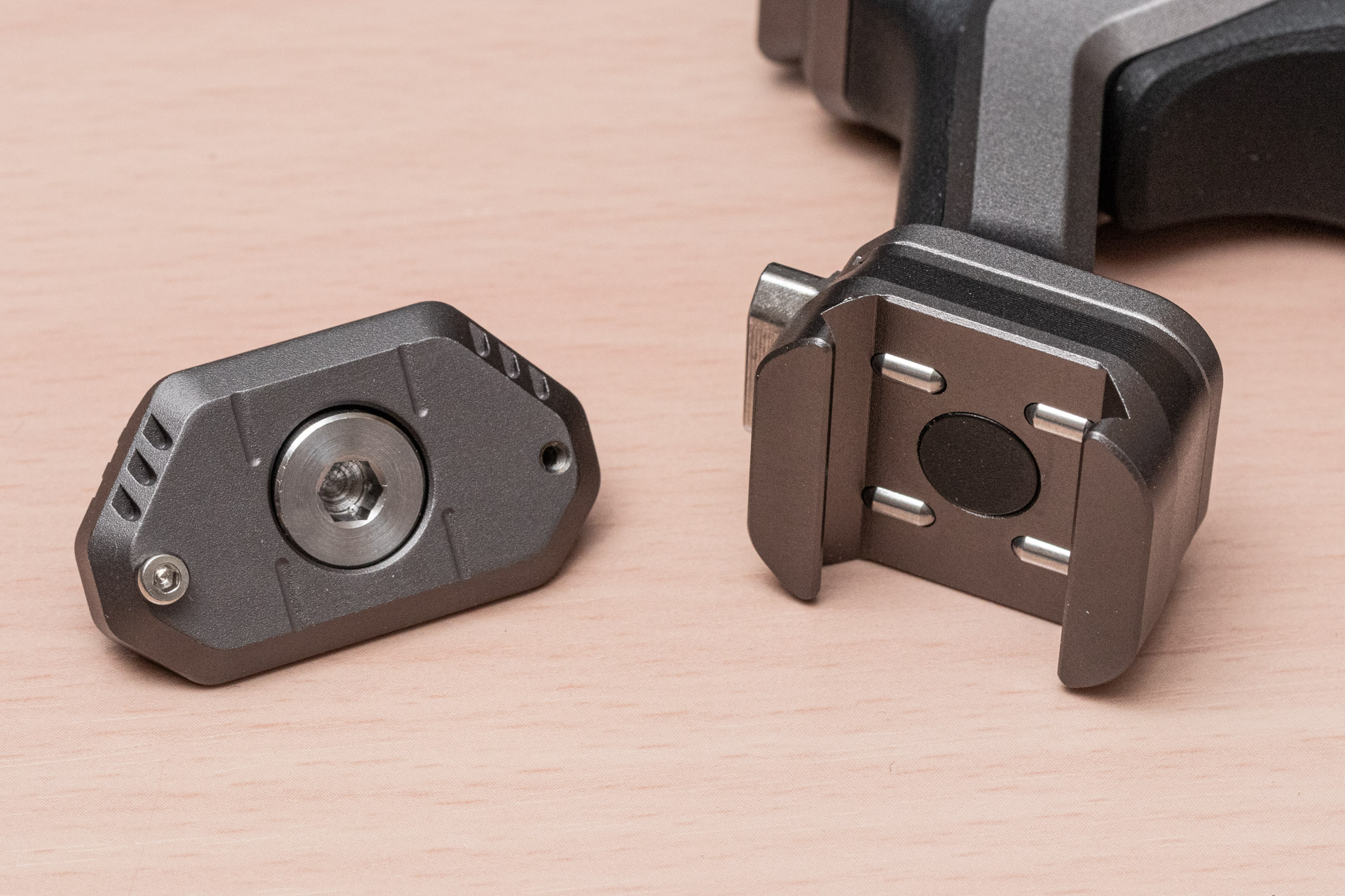 トップハンドルの取り付け部