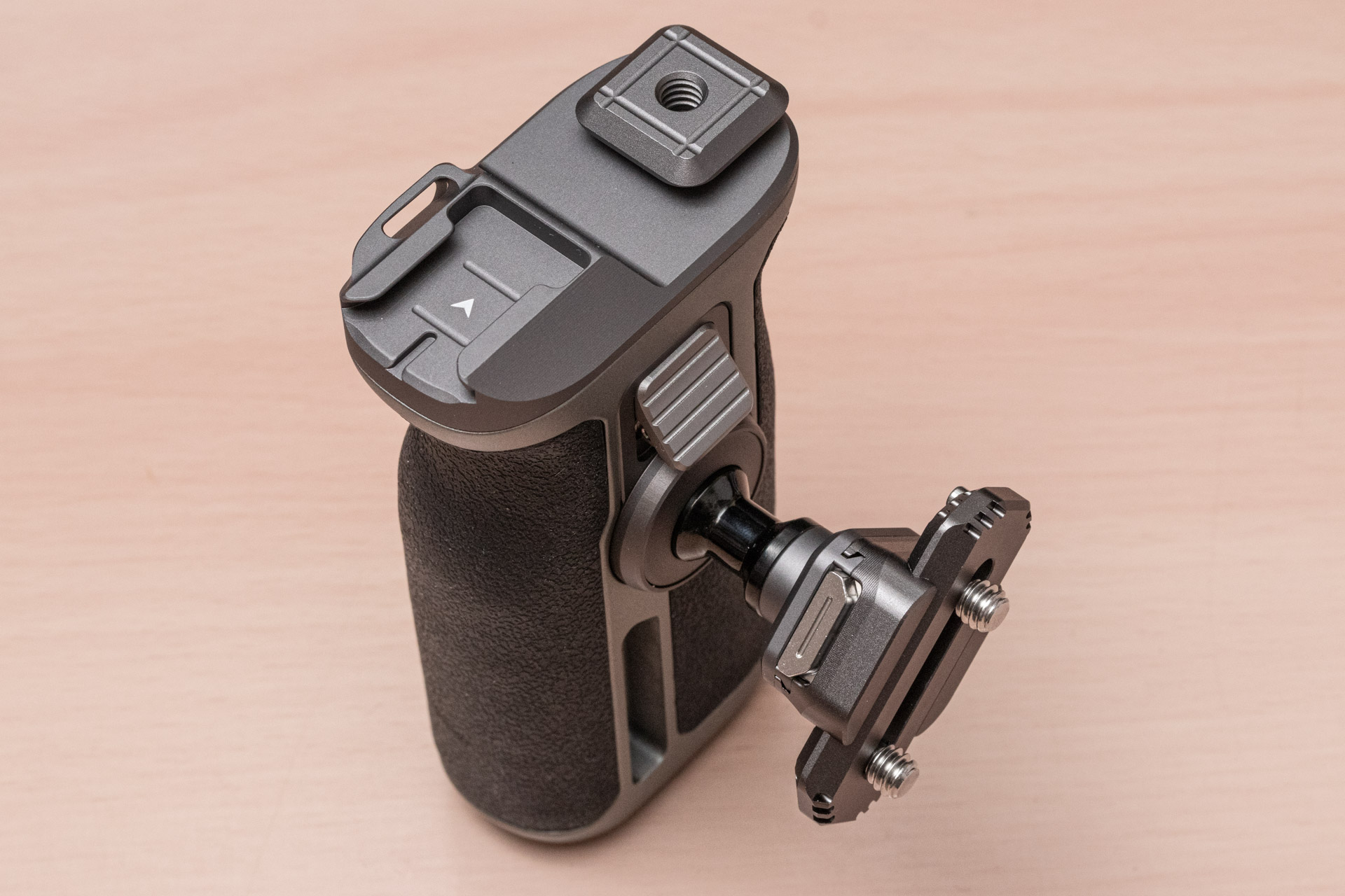 斜めのボタンを押すとローテーションのロックが解除される