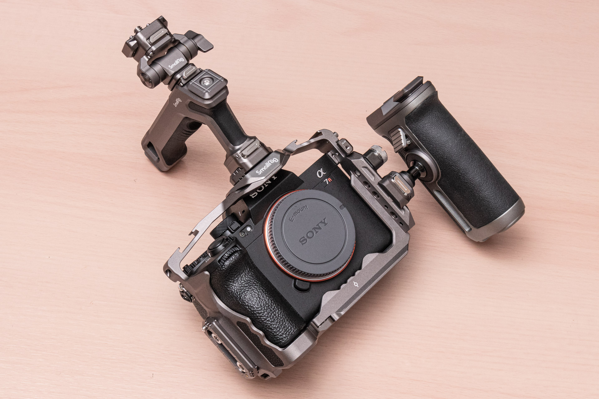 ガンメタリックのカラーで見た目も格好良くなる