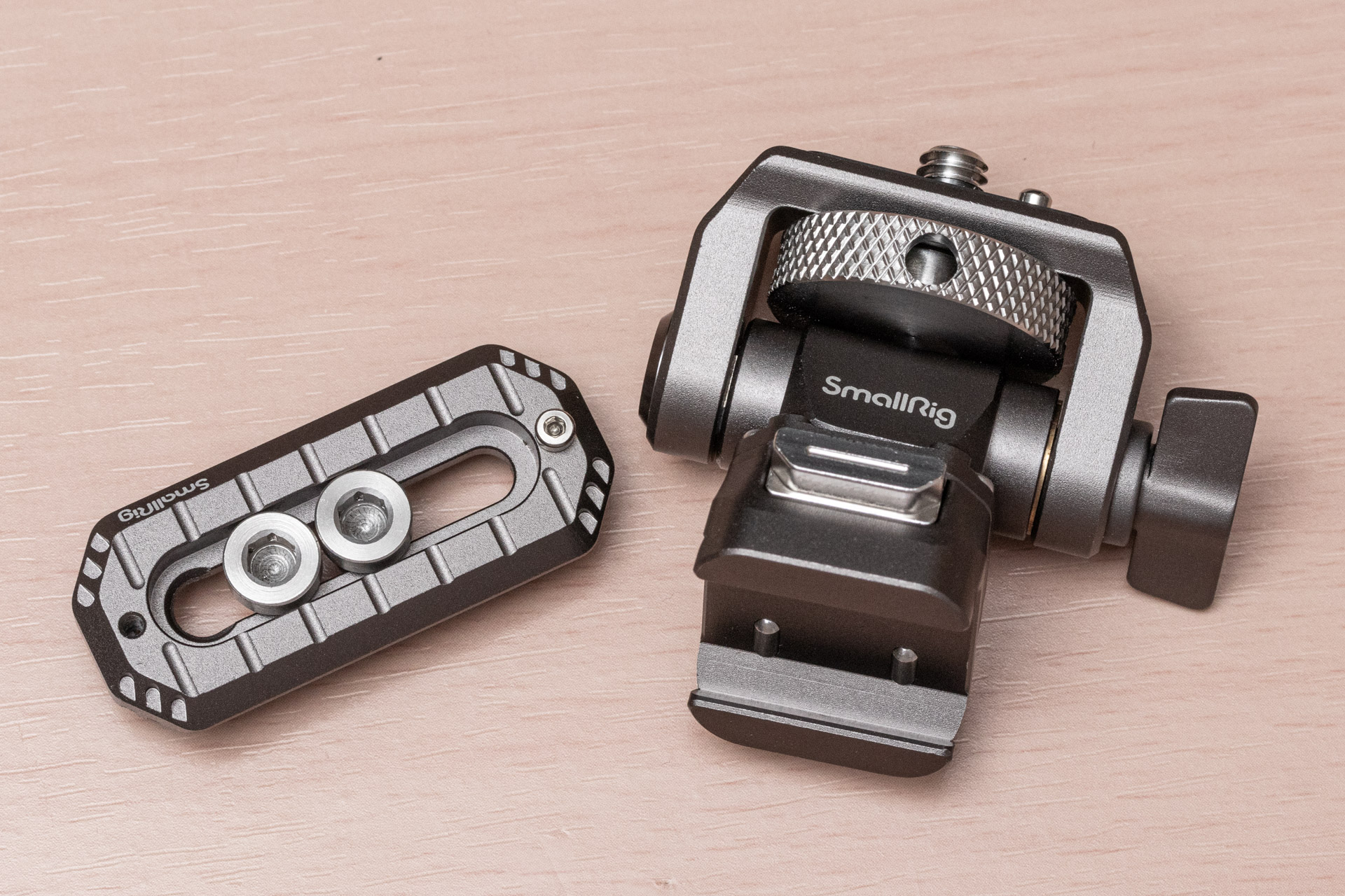 ベースがNATOレールなのでスライドが可能