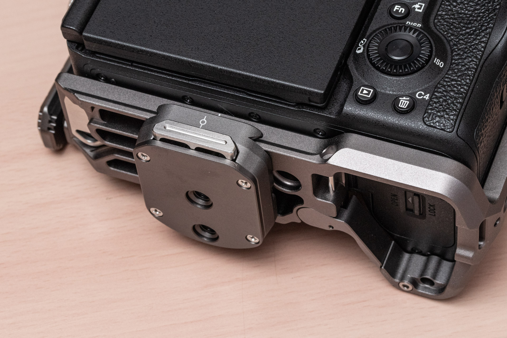 HawkLock対応ケージならそのまま装着可能