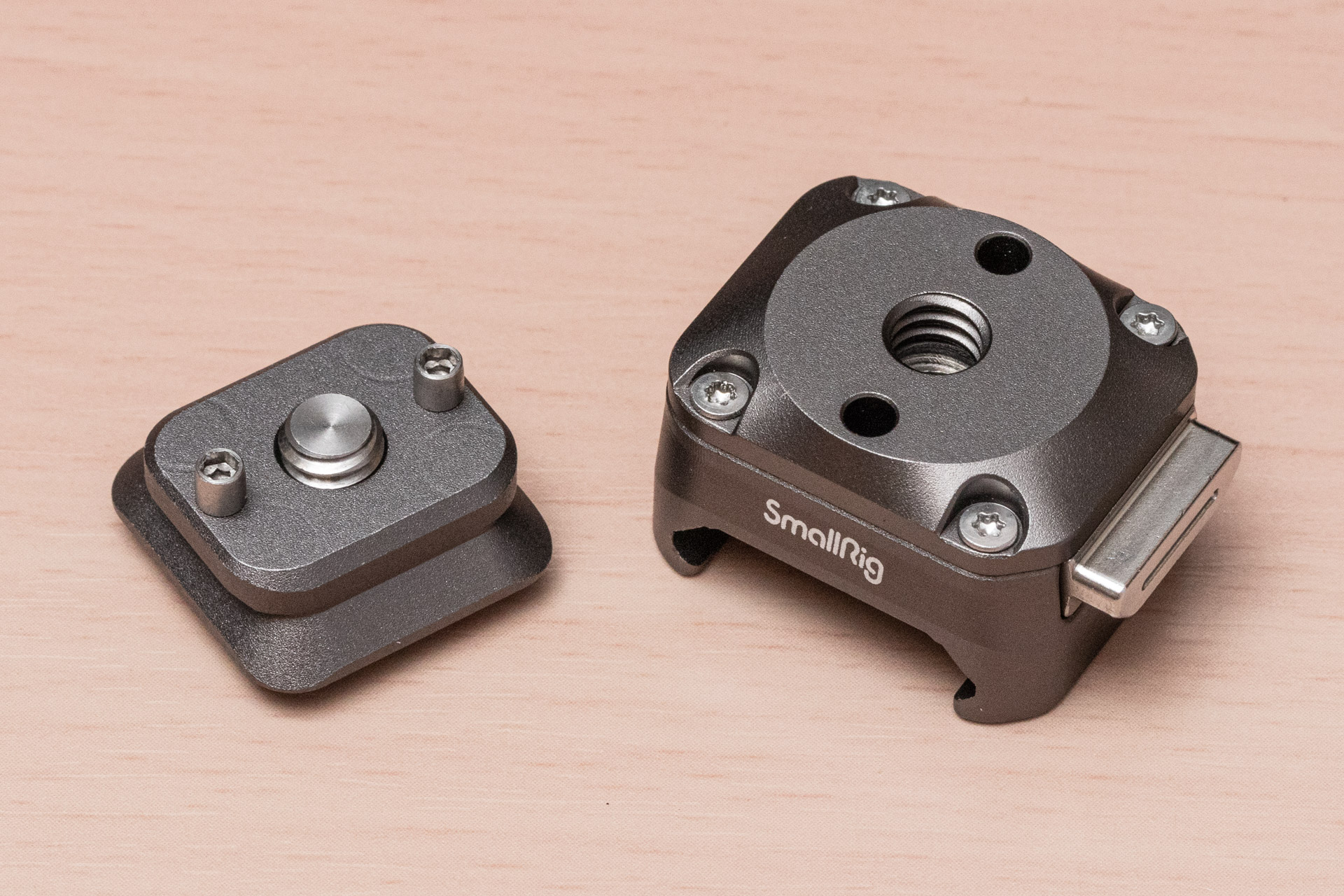 シューにある回転防止ピンは外すことも可能