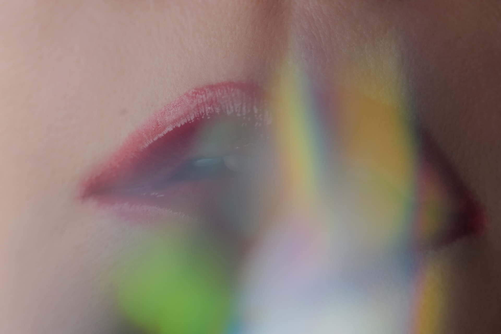 マクロレンズ×OMNIクリエイティブフィルターでパーツ撮りも。ライカ SL3／SIGMA 105mm F2.8 DG DN MACRO｜Art／絞り優先AE（F5.6、1/60秒、−0.6EV）／ISO 1250