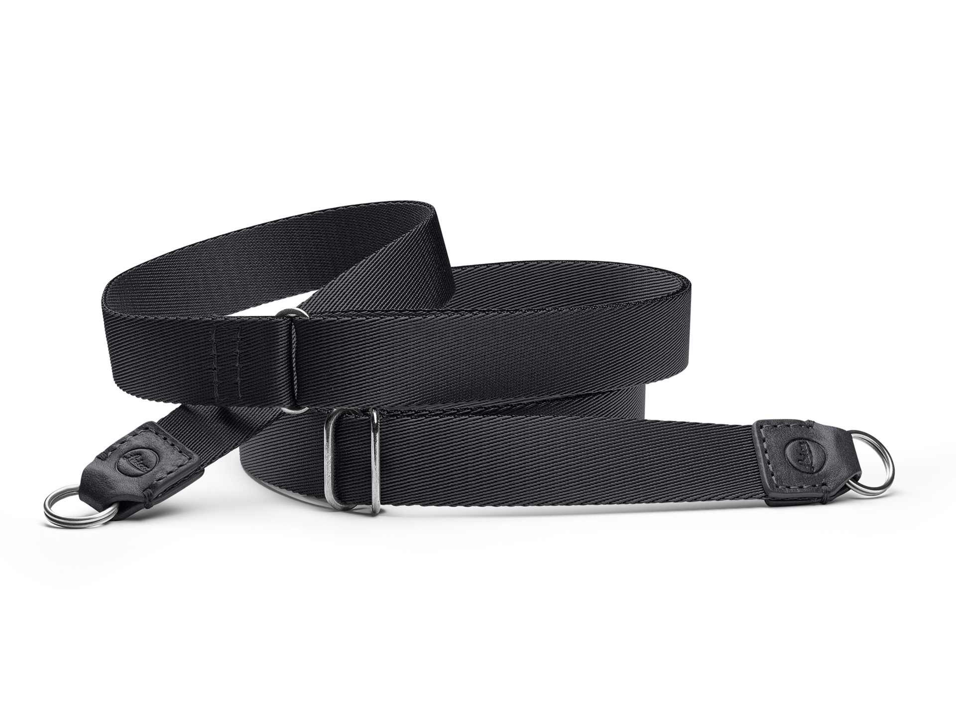 キャリングストラップ。カラーはブラック、ペトロール×コニャック、バーガンディ×オリーブグリーン（直販価格：税込1万5,400円）※画像はブラック