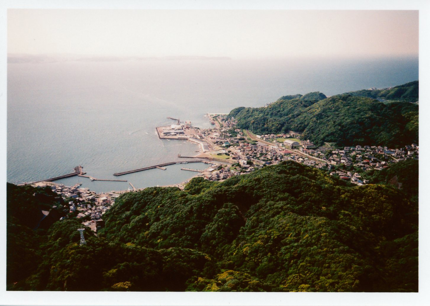 PENTAX 17 / 撮影モード：AUTO / パンフォーカス / 露出補正：＋1EV / フィルム：フジカラー SUPERIA PREMIUM 400