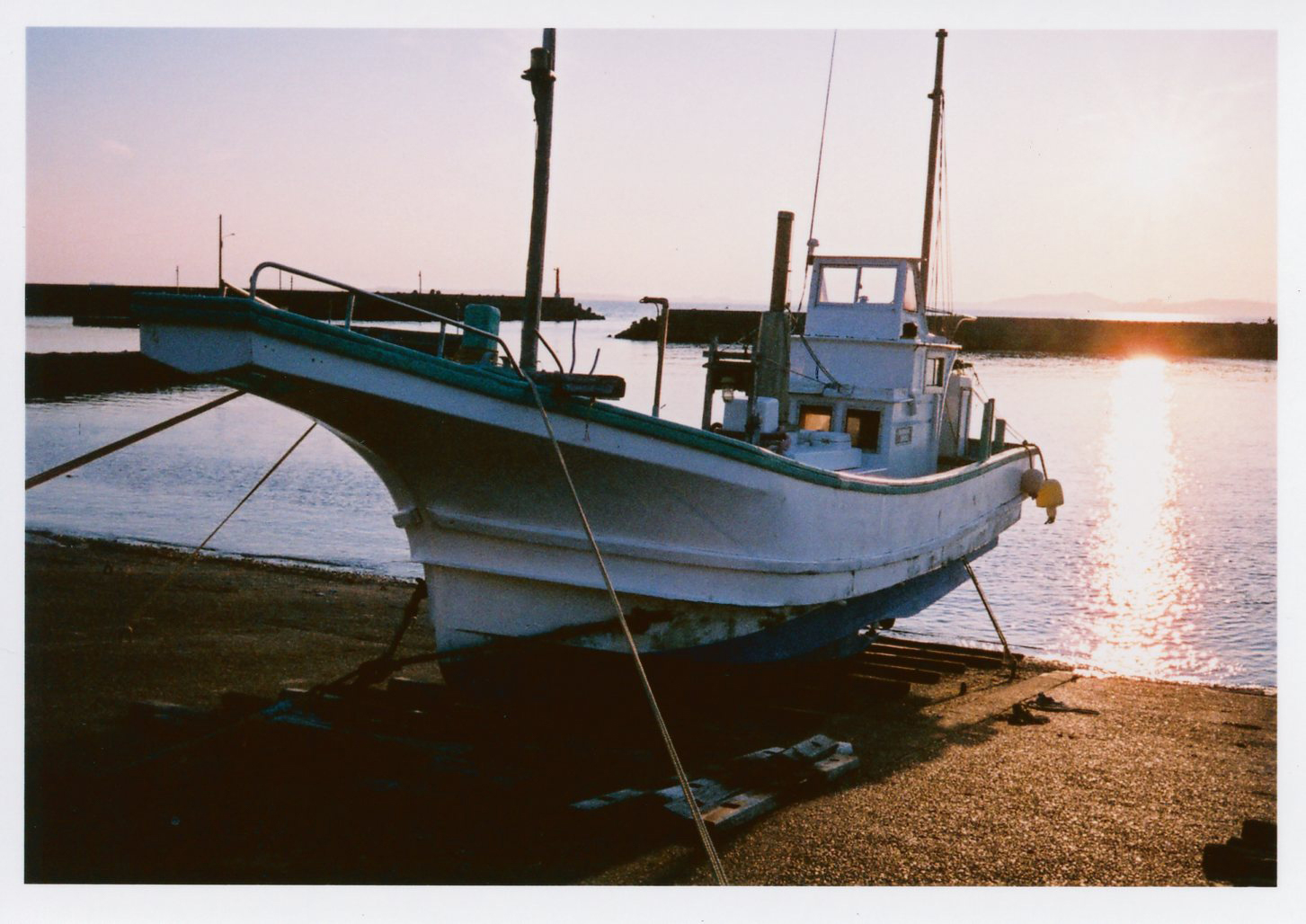 PENTAX 17 / 撮影モード：P / ゾーンフォーカス：中距離 / 露出補正：＋2EV / フィルム：フジカラー SUPERIA PREMIUM 400