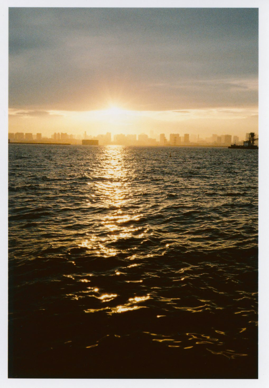 PENTAX 17 / 撮影モード：P / ゾーンフォーカス：遠距離 / 露出補正：±0EV / フィルム：Kodak ColorPlus 200