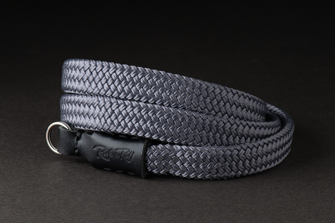 シルバーグレイ