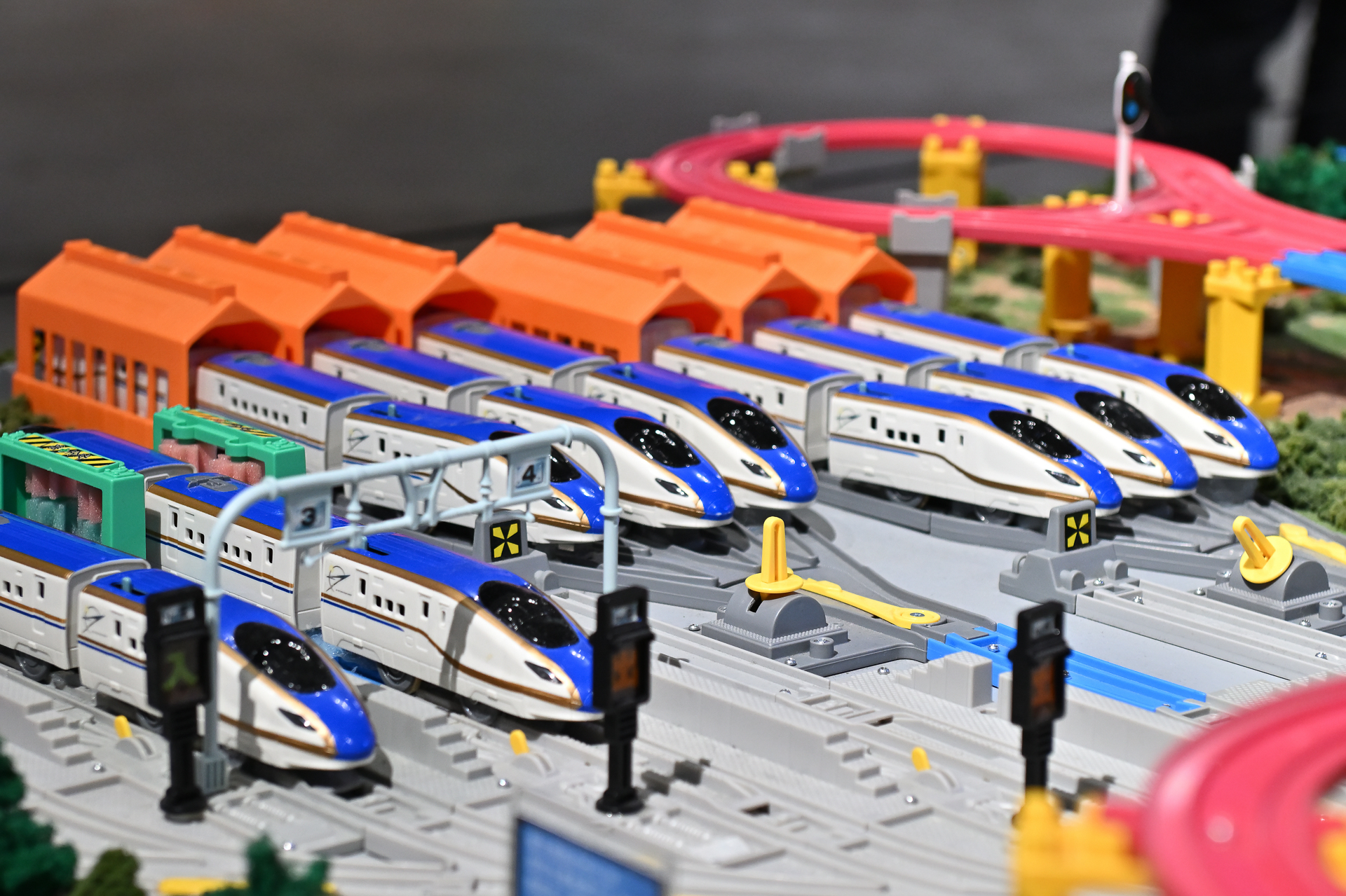 JR 西日本商品化許諾済 ©TOMY