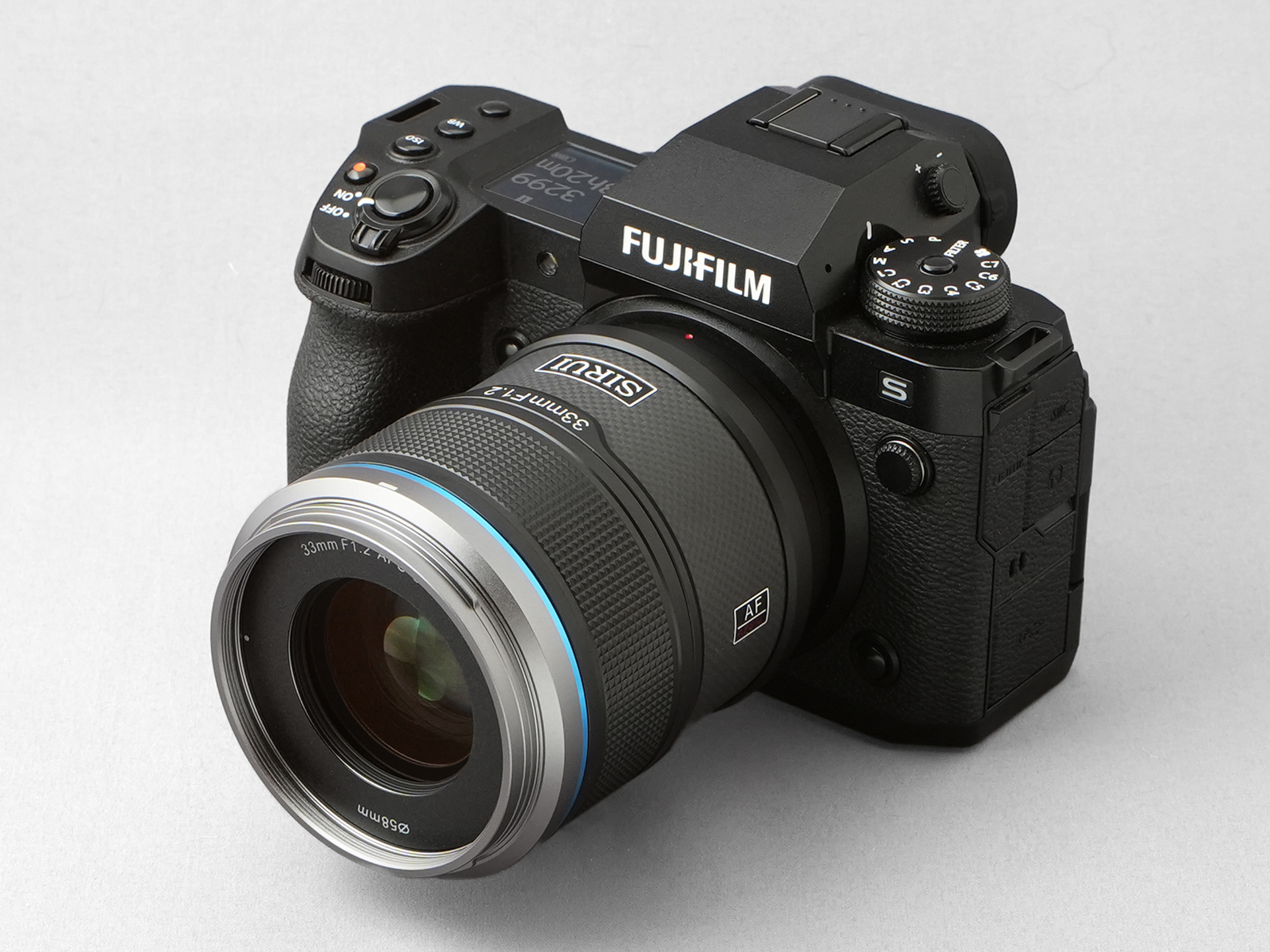 SIRUI Sniper 33mm F1.2をFUJIFILM X-H2Sに装着