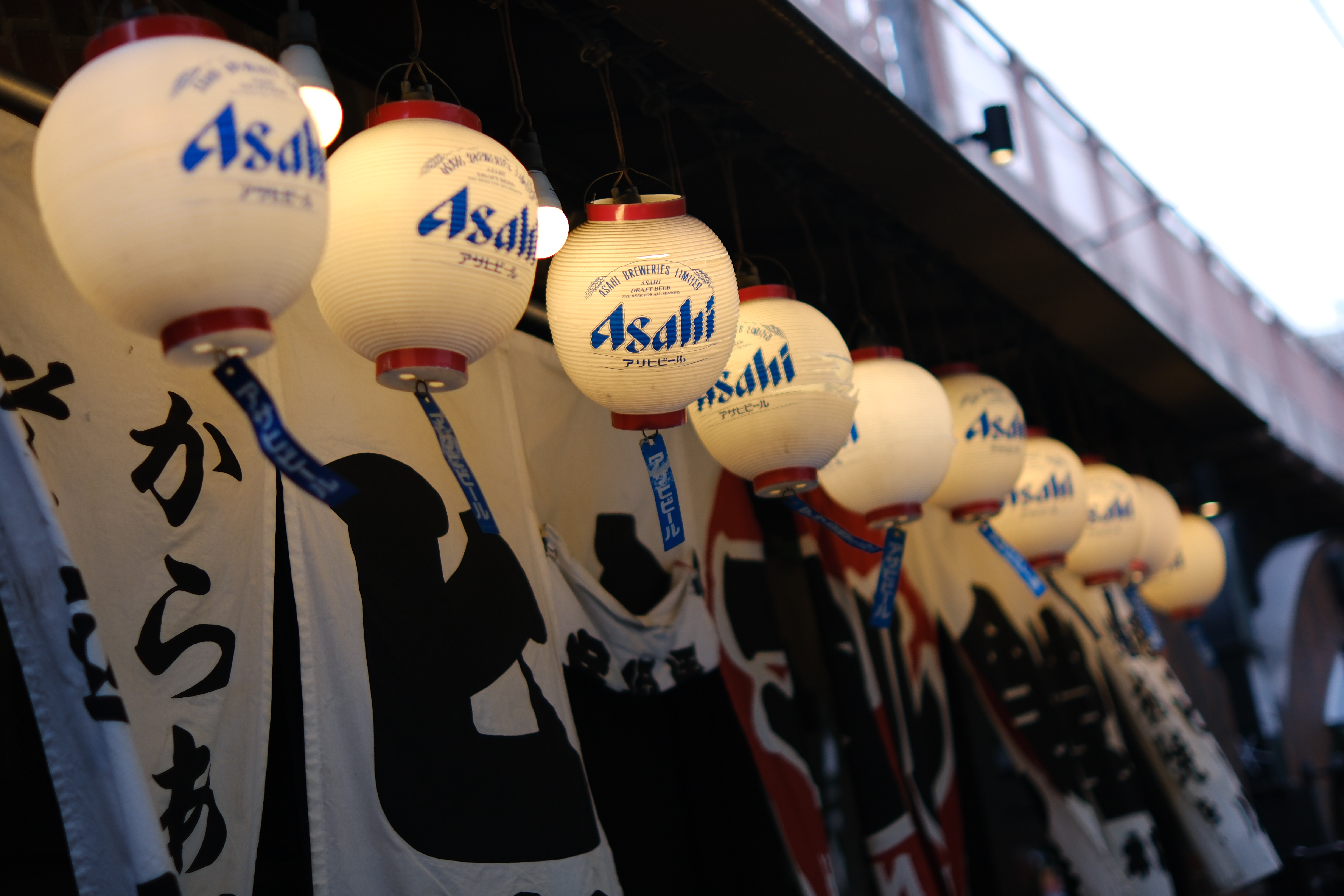 富士フイルム X-H2S／SIRUI Sniper 33mm F1.2／33mm（49.5mm相当）／絞り優先AE（1/1,250秒、F1.2、−0.3EV）／ISO 160