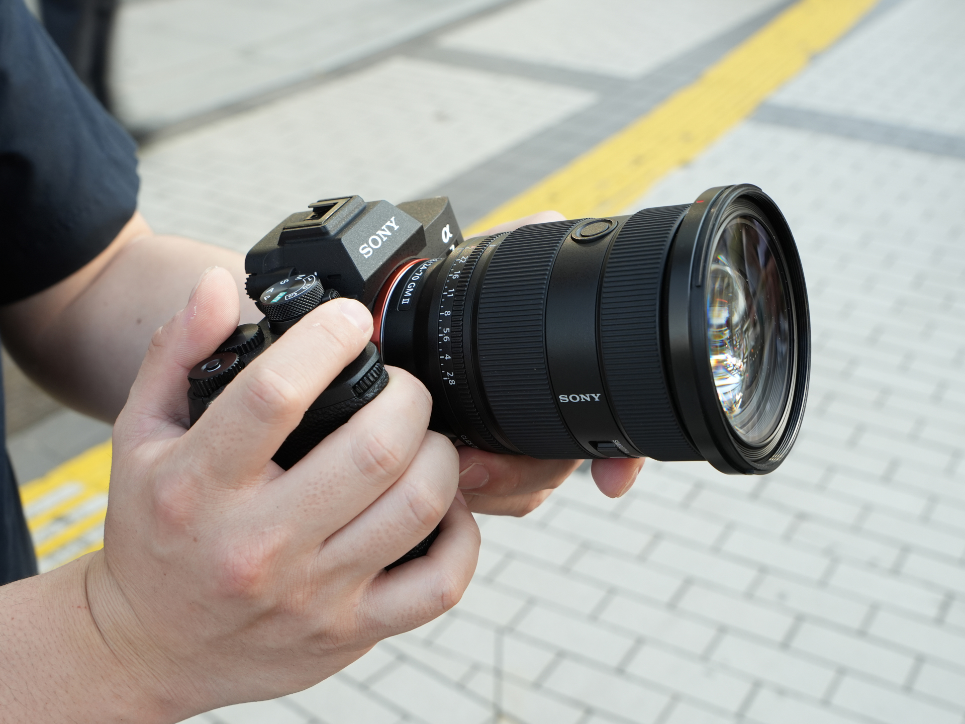 α7 IVにFE 24-70mm F2.8 GM IIを装着。今回はこのセットとCreators’ AppをインストールしたXperia 1 VIを使用した