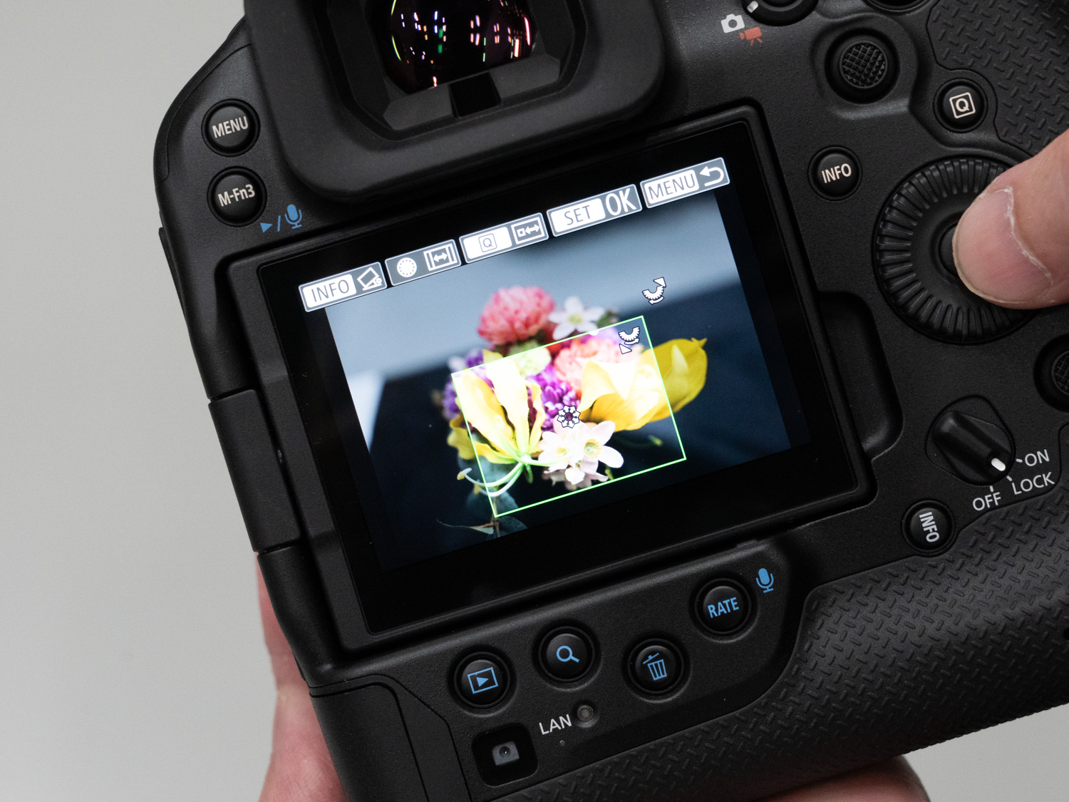 任意の範囲のトリミングとアップスケーリングを同時に適用できる