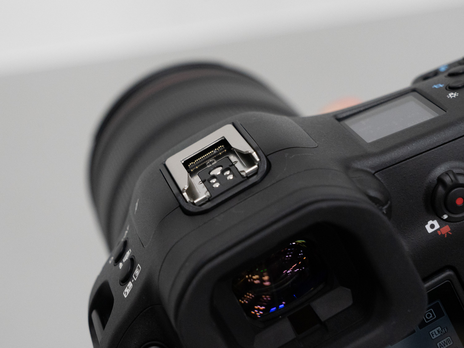 接点21ピンのマルチアクセサリーシュー