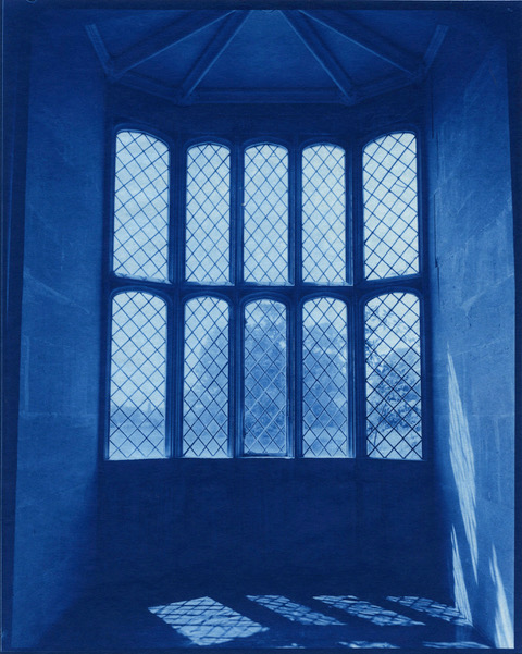 Lacock Abbey タルボットが小型カメラで写した出窓