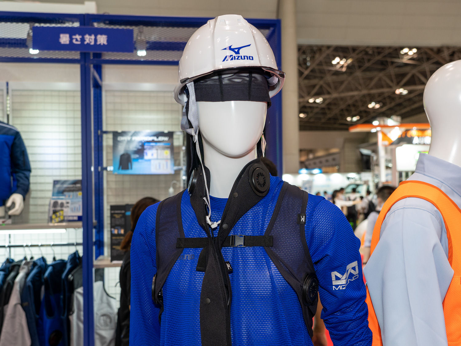 アイスタッチデバイスベスト。写真は首周りのネッククーラーとインナーキャップのフルセット