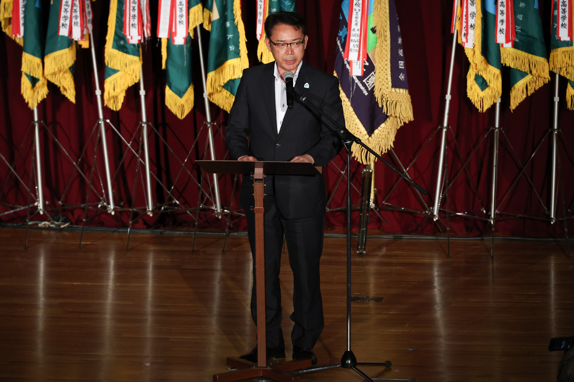 東川町長の菊地伸氏。「北海道の魅力を存分に感じながら、チームワークで、創造性あふれる素晴らしい作品を撮影していただきたい」