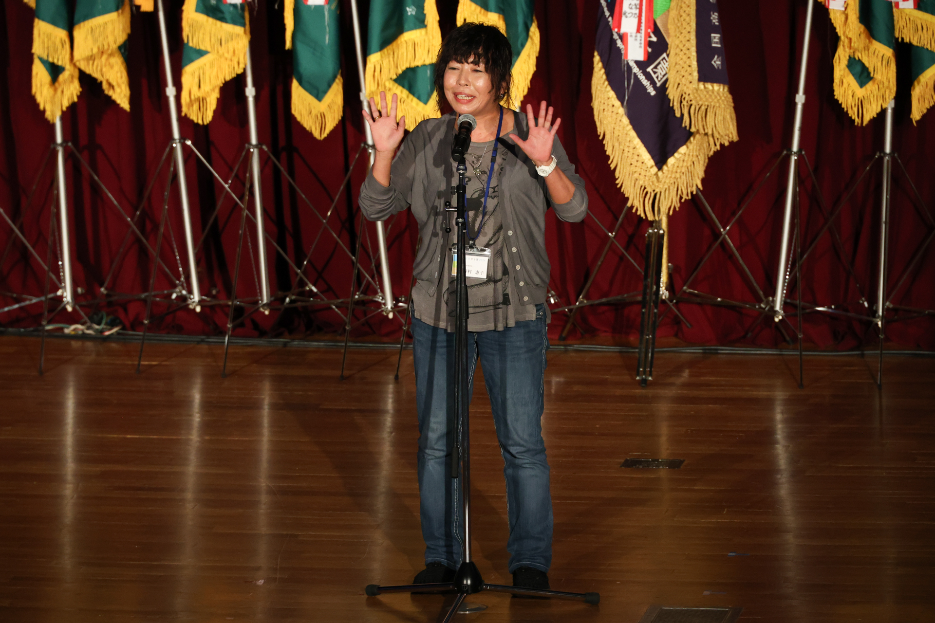 代表審査委員の野村恵子氏。選手たちの撮る写真で「私たち見る人をキュンキュンさせてください」とメッセージを送った