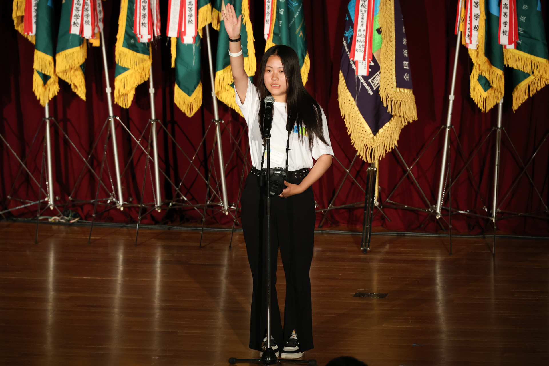 選手宣誓は、徳島県立徳島科学技術高等学校の國清愛弥さん