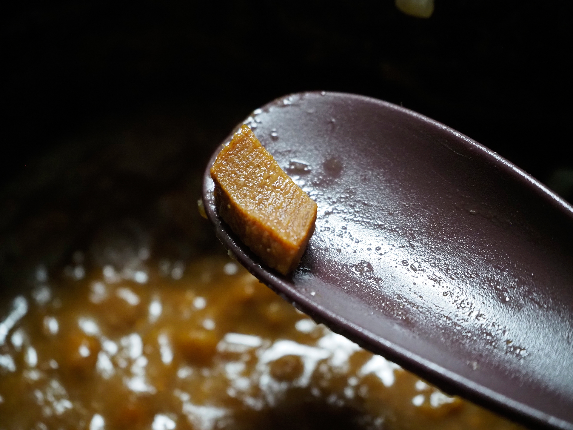 角切り牛タンの存在感が凄い。歯ごたえもあり、数も多い