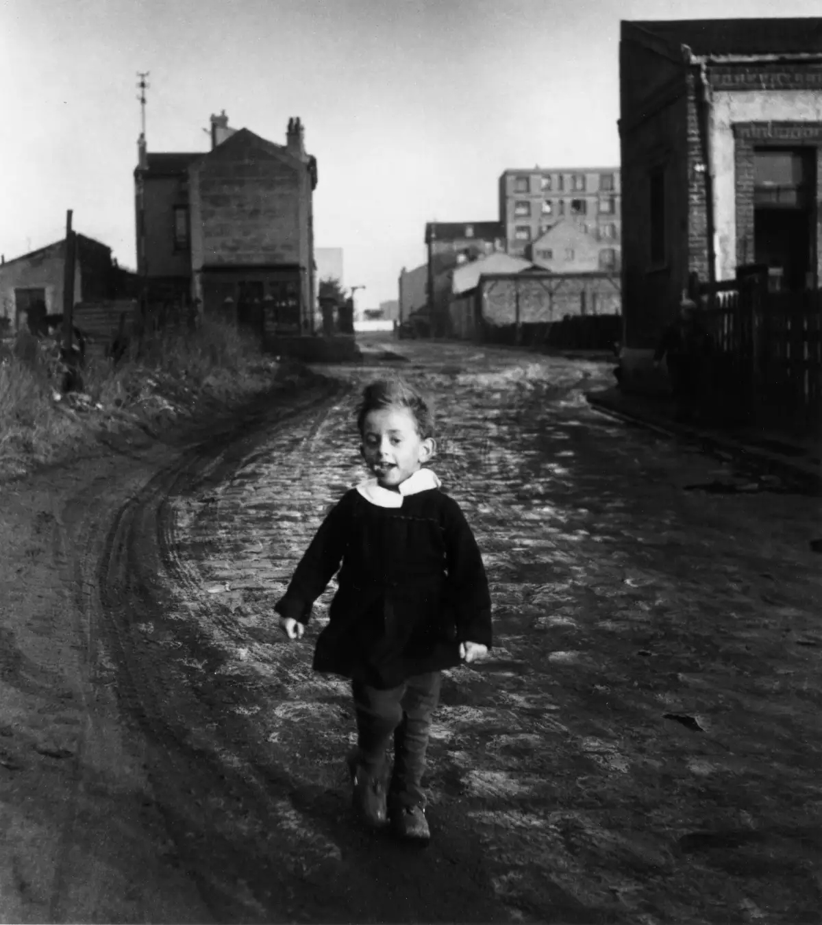 蝶々エリの子ども、サンドニ 1945年　©Atelier Robert Doisneau/Contact