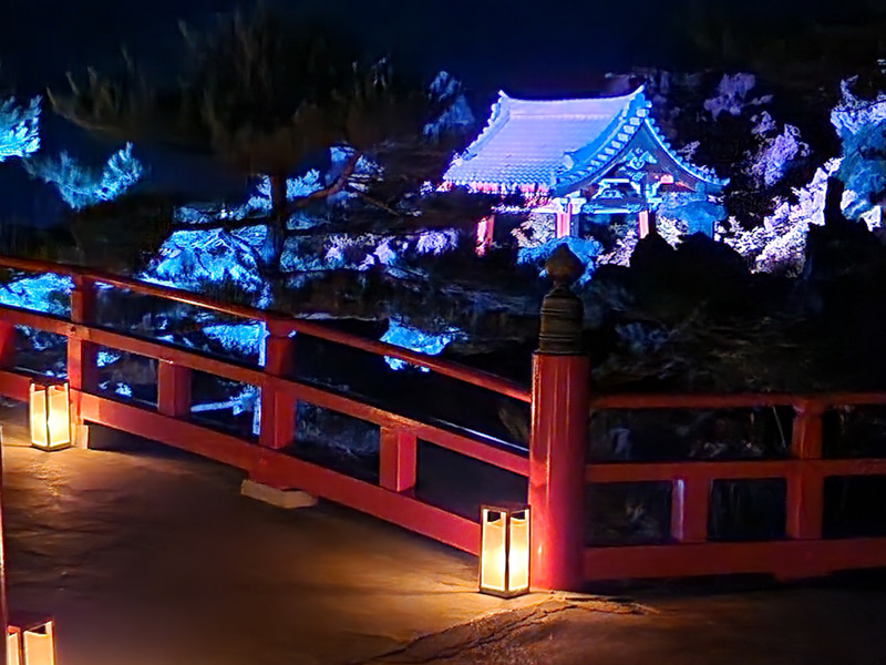 イベント告知】嬬恋村「鬼押出し園」が夏の夜間営業／参道や建築物を