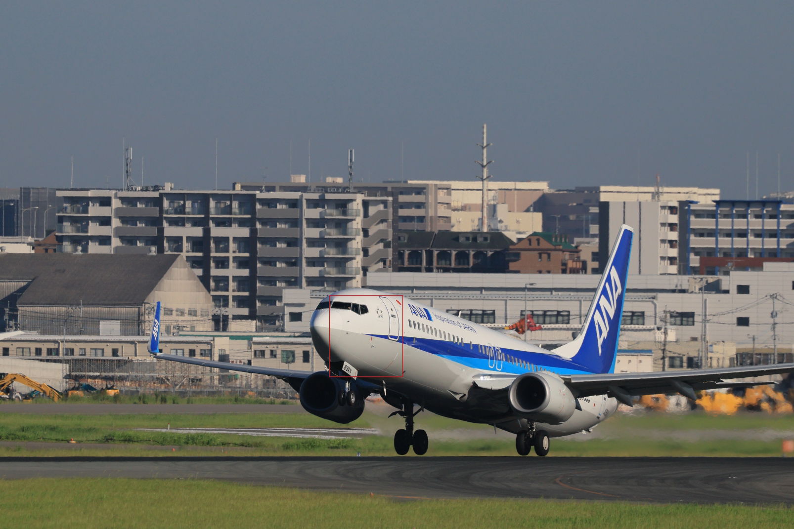 コックピット付近を検出してトラッキングが続けられていることが分かる