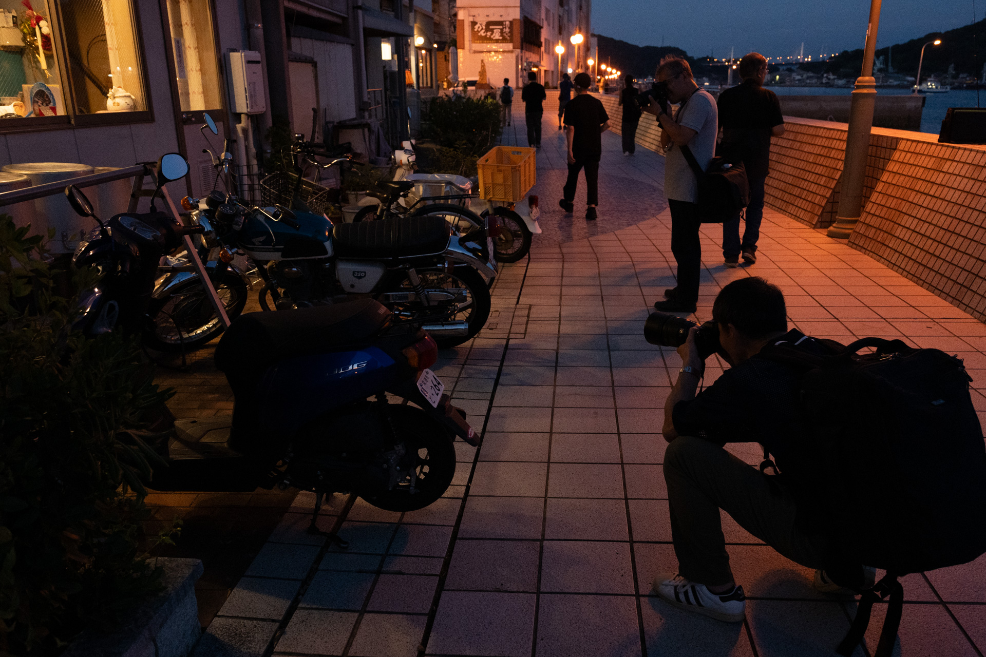 陽が落ちても三脚無しで撮影できていた