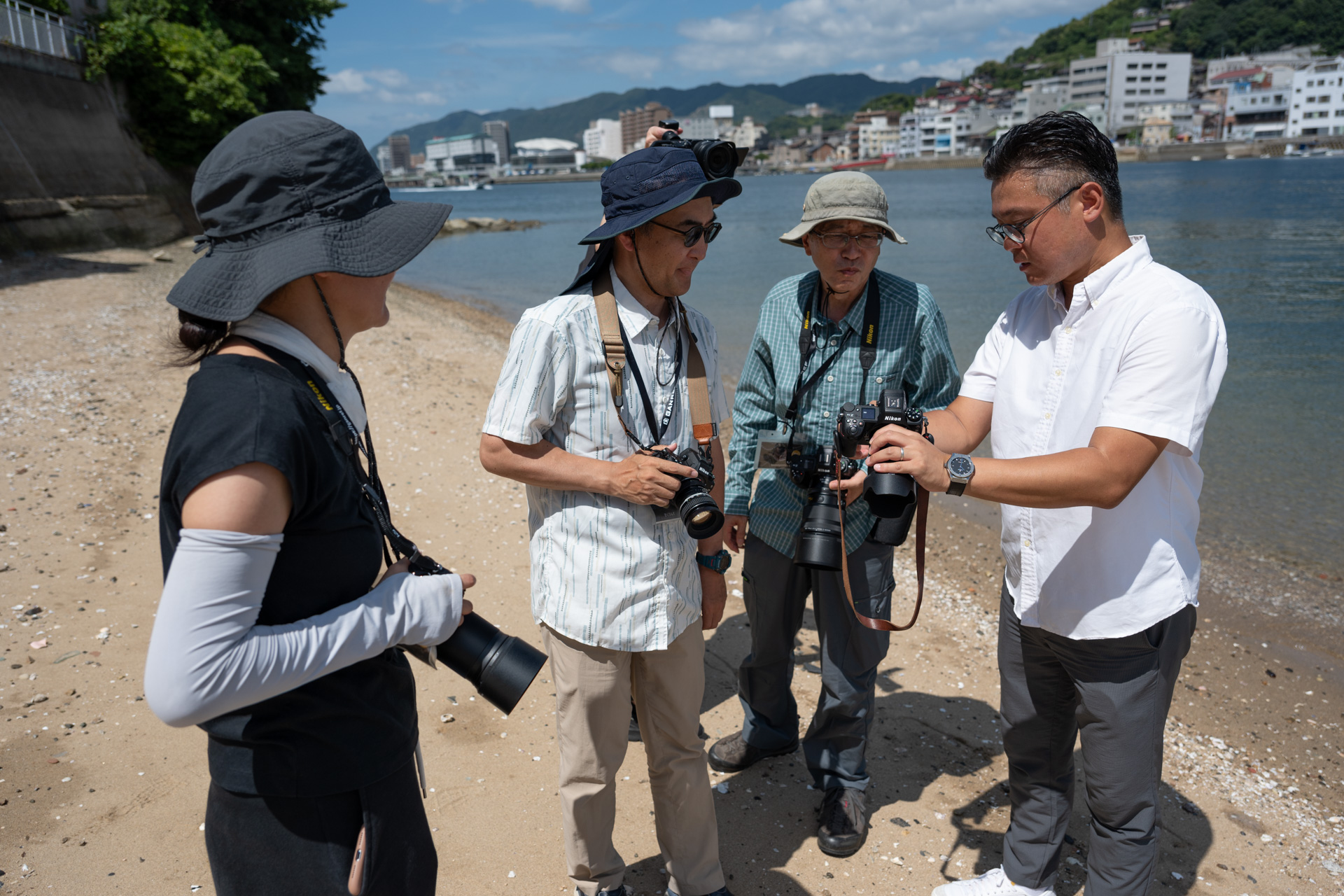 ポートレートの手本を示す上田さん