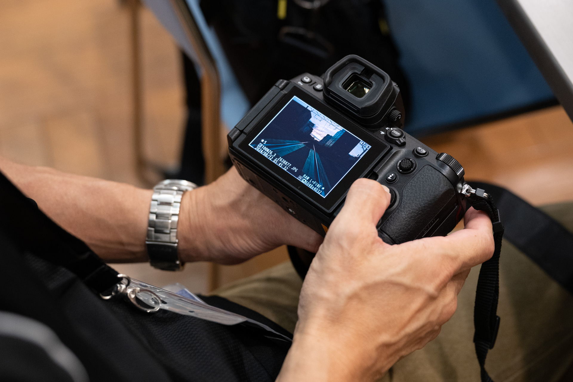 セレクト作業も真剣