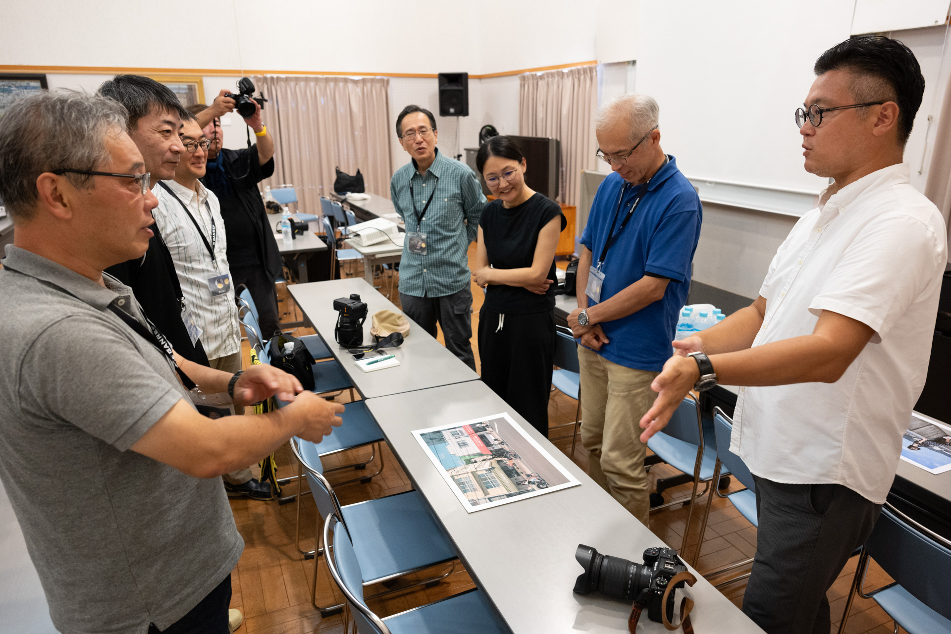 プリントができあがるとさっそく鑑賞会となった