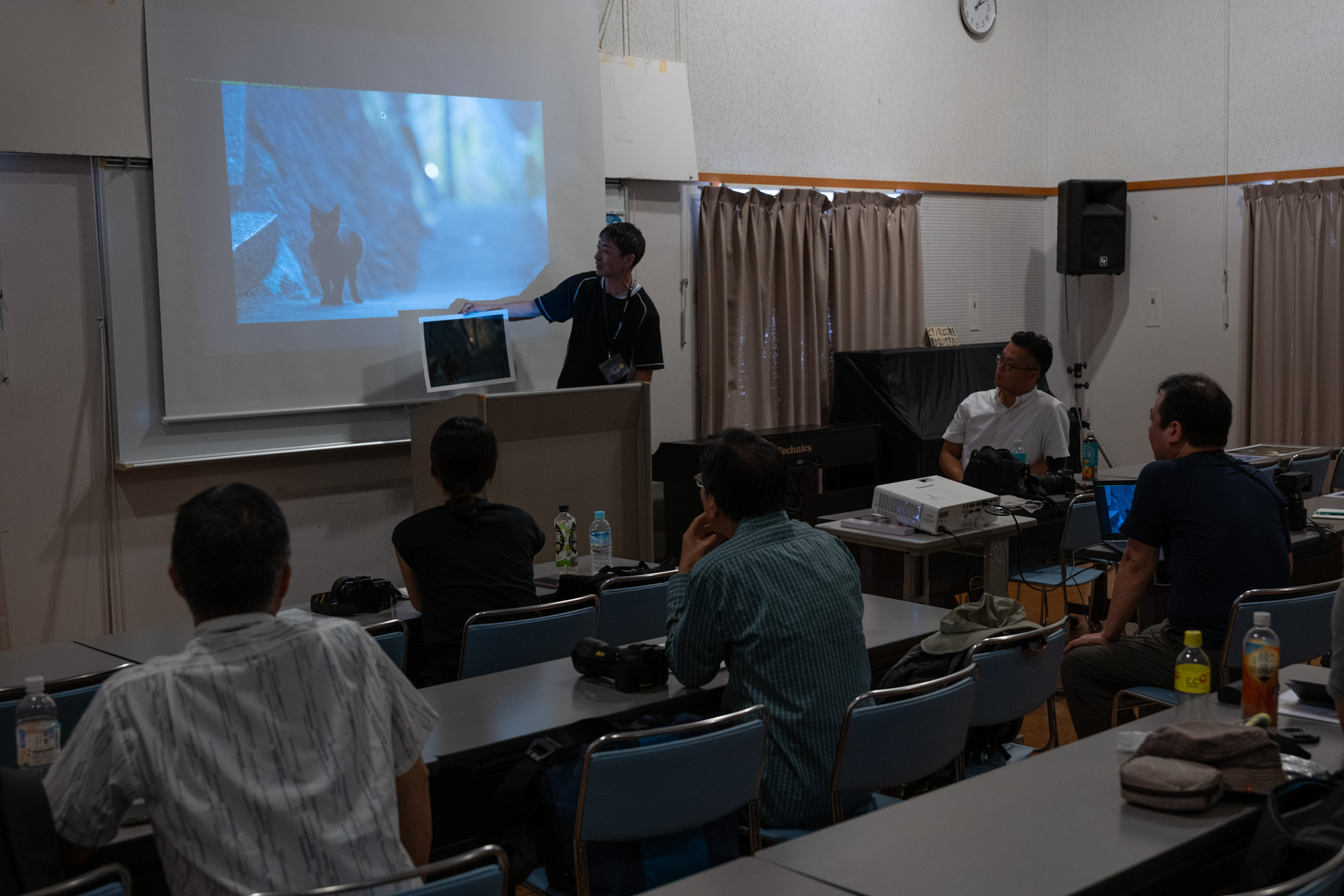 講評会では1人1人が作品解説を行った