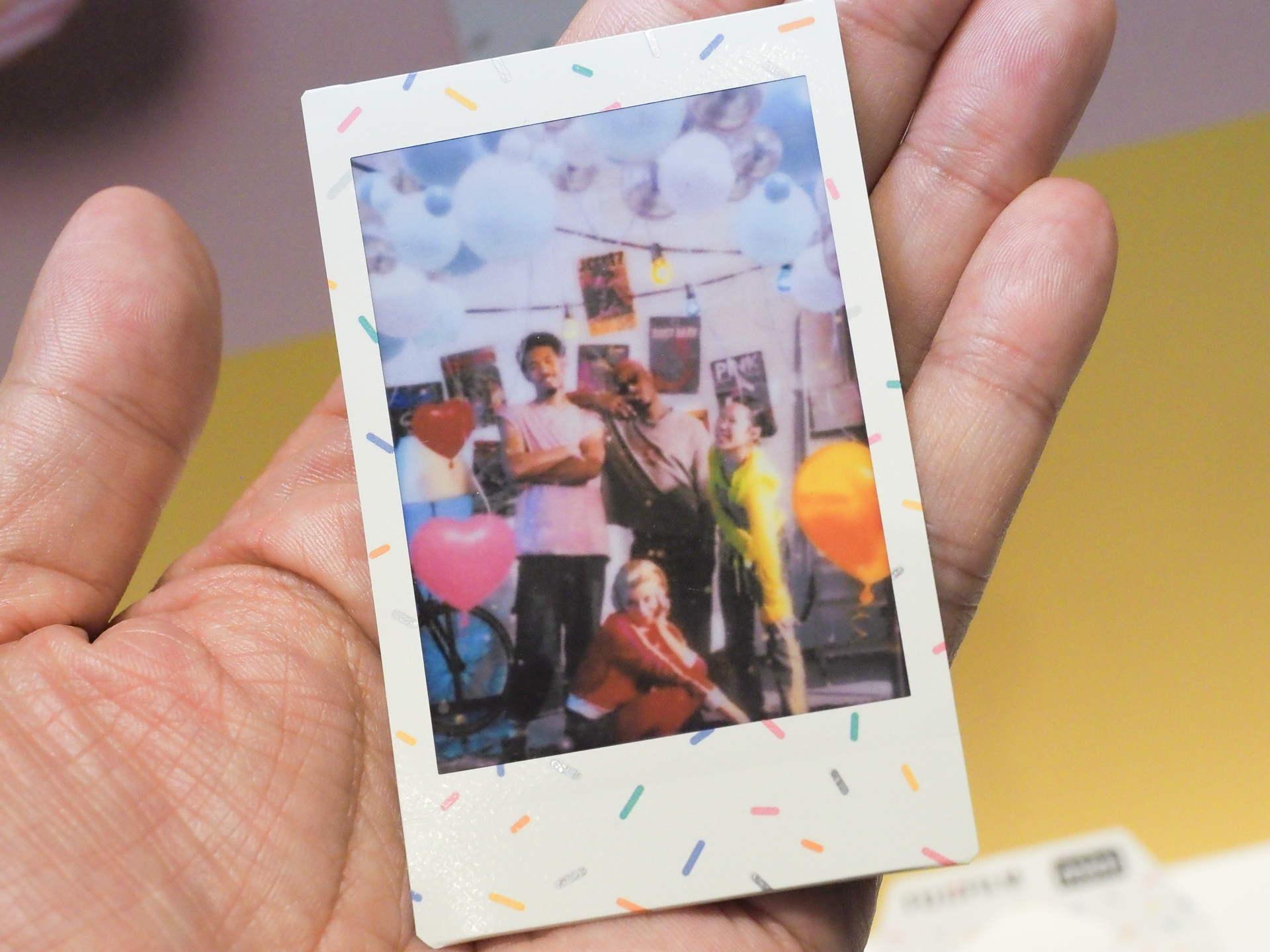 イメージ写真。フィルムは新発売のミニフォーマットフィルム「SPRINKLES」