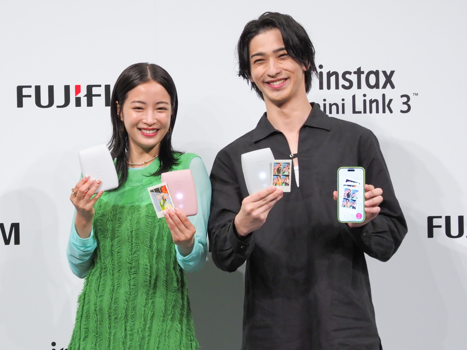広瀬すずさんと横浜流星さん。富士フイルム「instax“チェキ”新製品発表会」にて