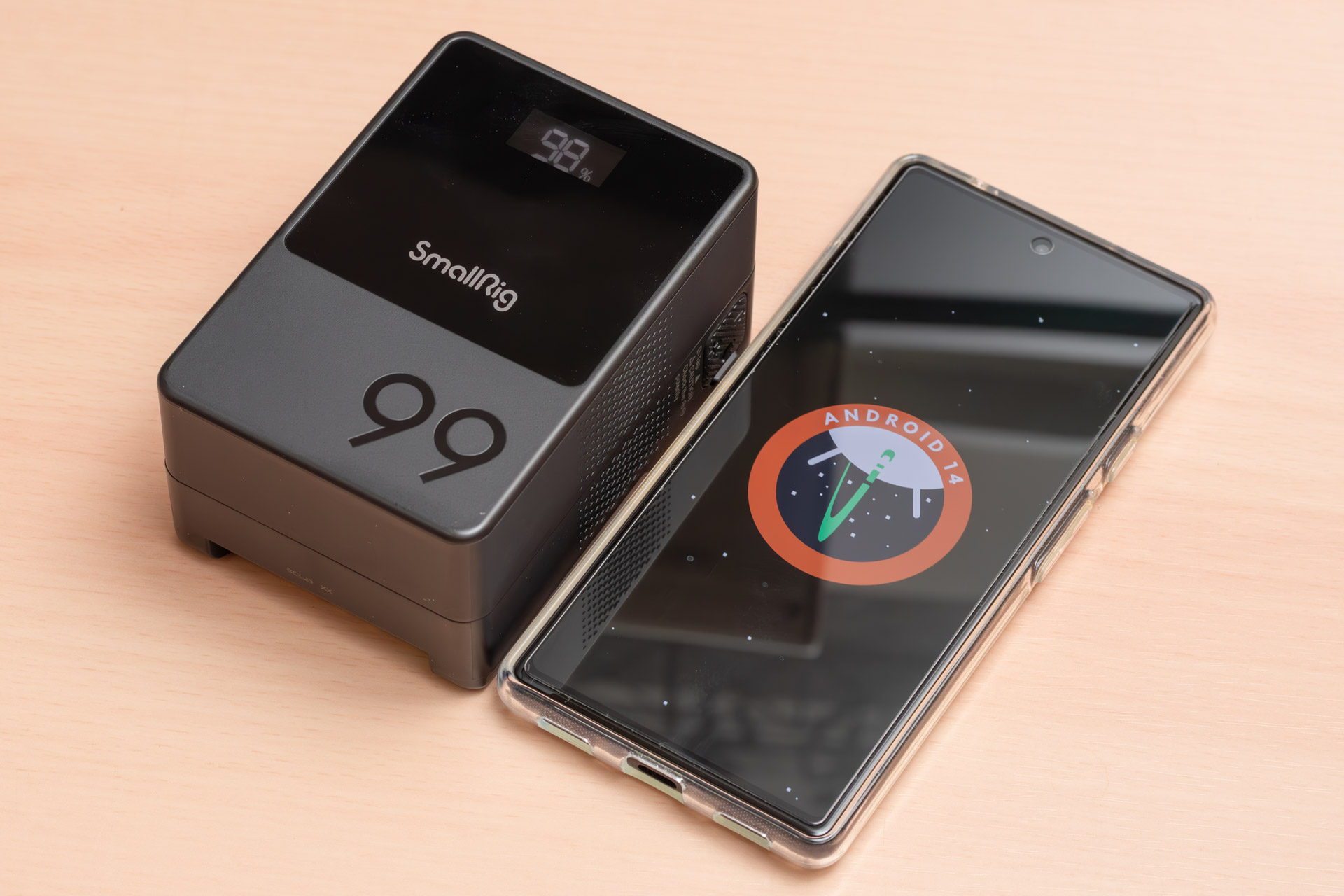 6.1インチのスマートフォンとサイズを比較