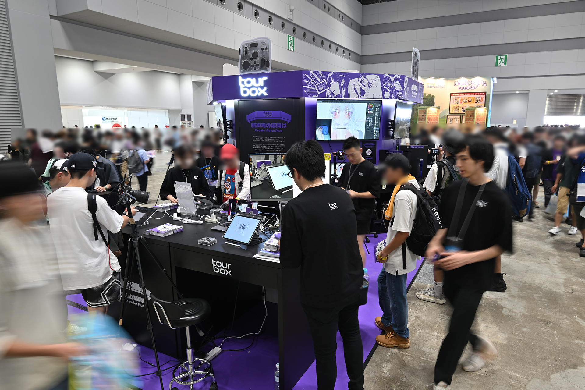 コミケの企業ブースに出展する「TourBox Tech」
