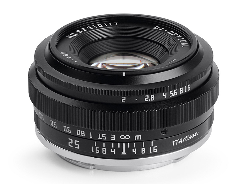 対象の1つ「TTArtisan 25mm f/2 C」。約12%の値上げとなるため、現在の実勢価格9,000円が1万円を超えるようになる