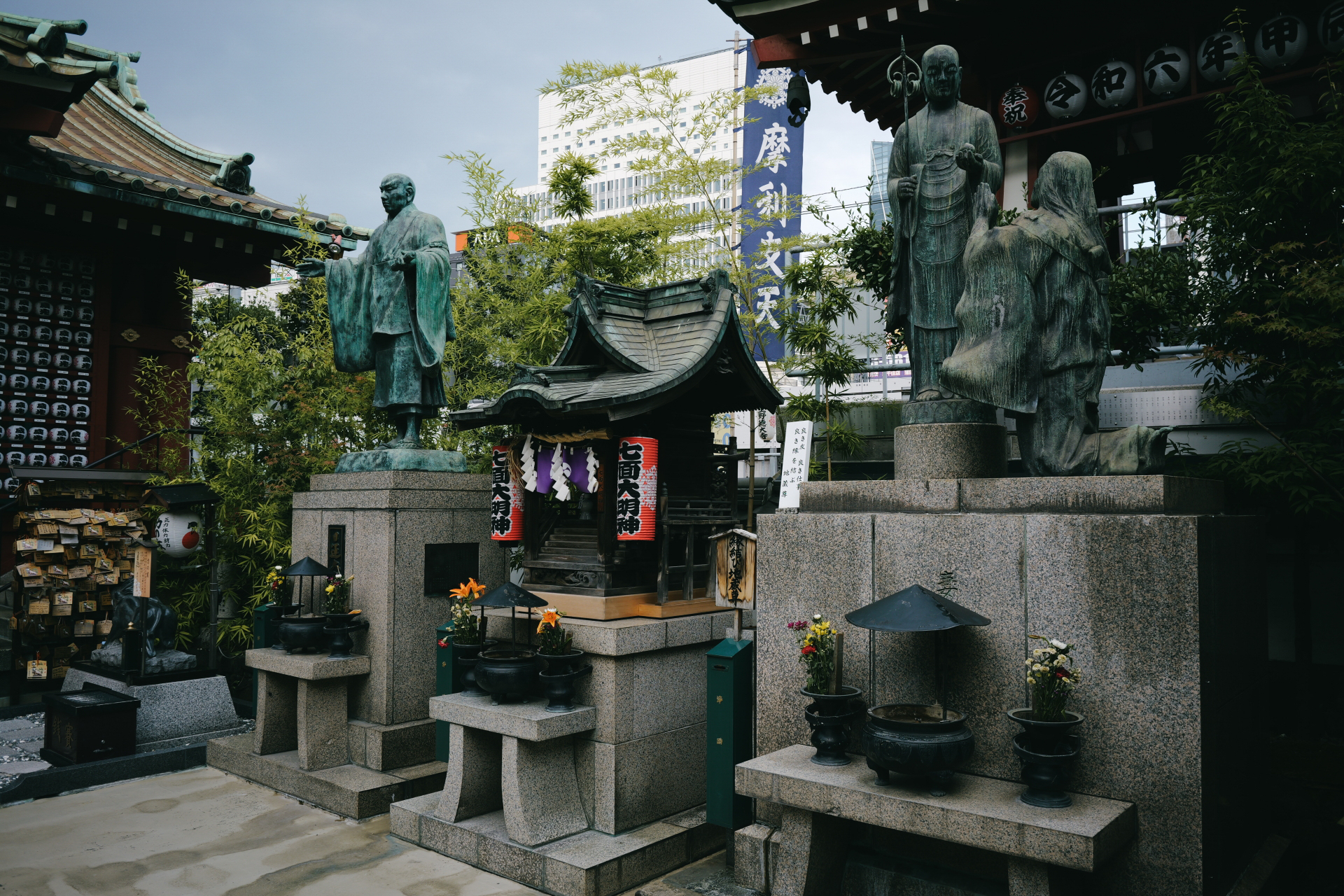 Sample LUT 2。青みがかったクールなイメージ