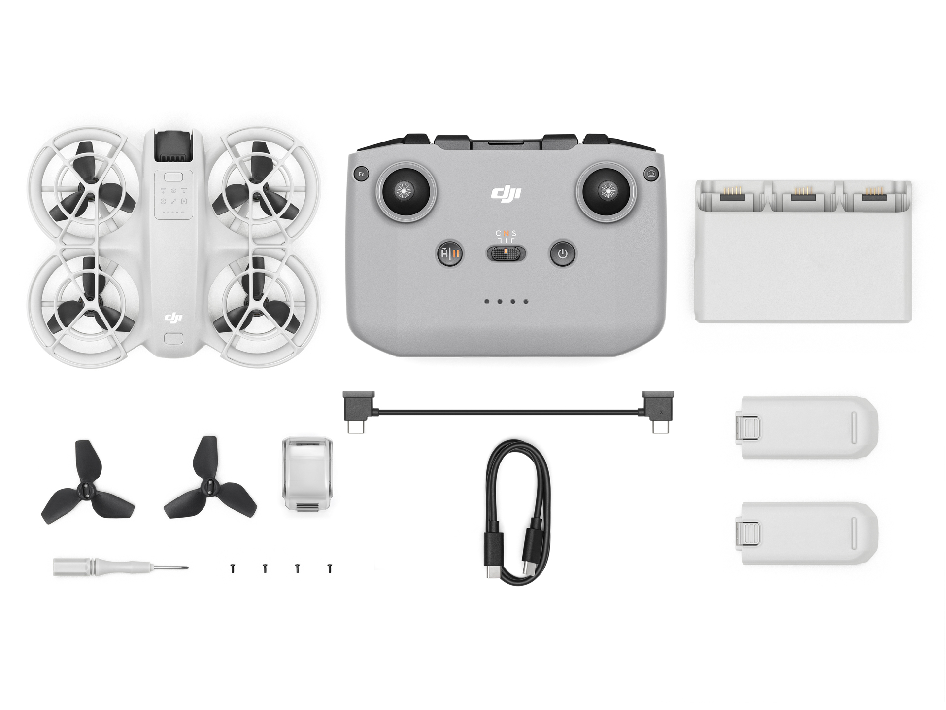 FlyMore Comboには2WAY充電器とバッテリー×3が含まれている