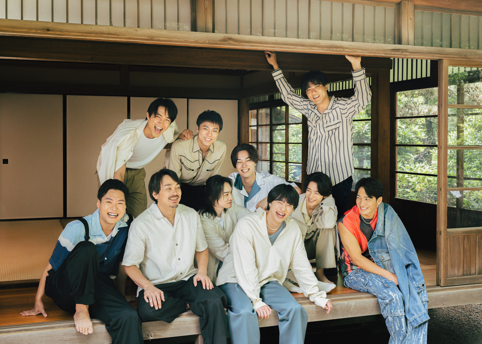 劇団EXILEの10名がメインの被写体に／撮影：Hirokazu Takei