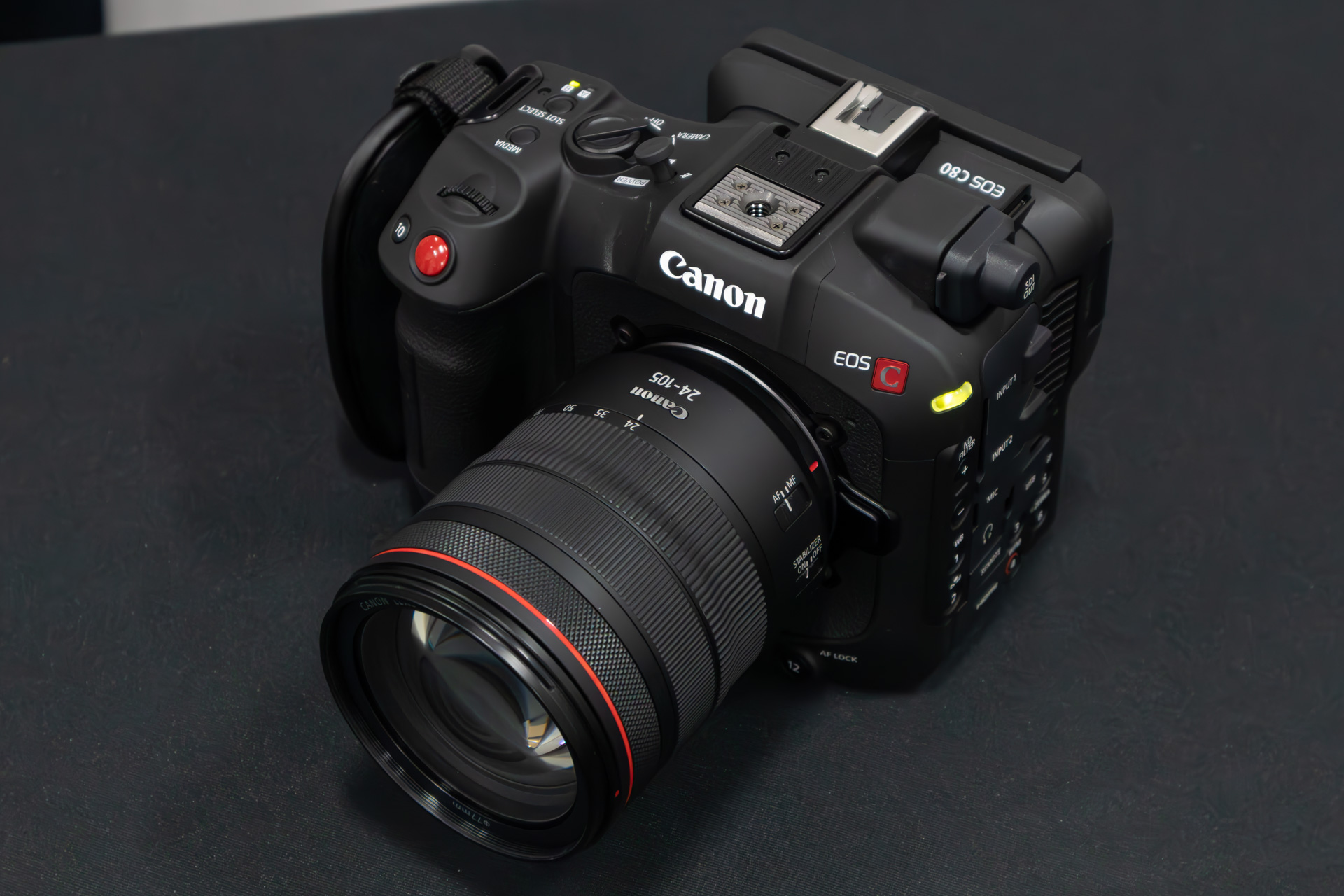 レンズ装着例（RF24-105mm F4 L IS USM）