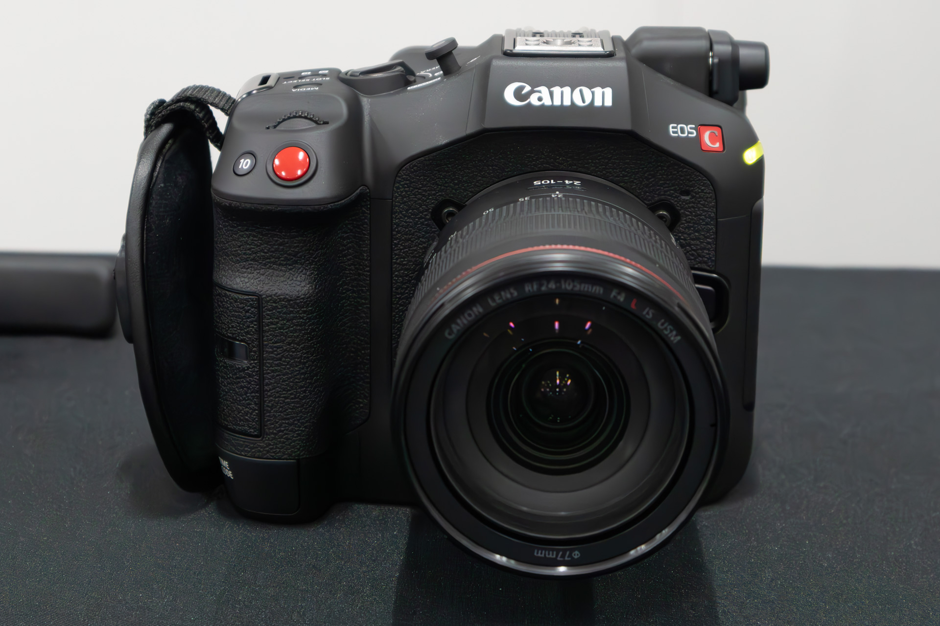 レンズ装着例（RF24-105mm F4 L IS USM）