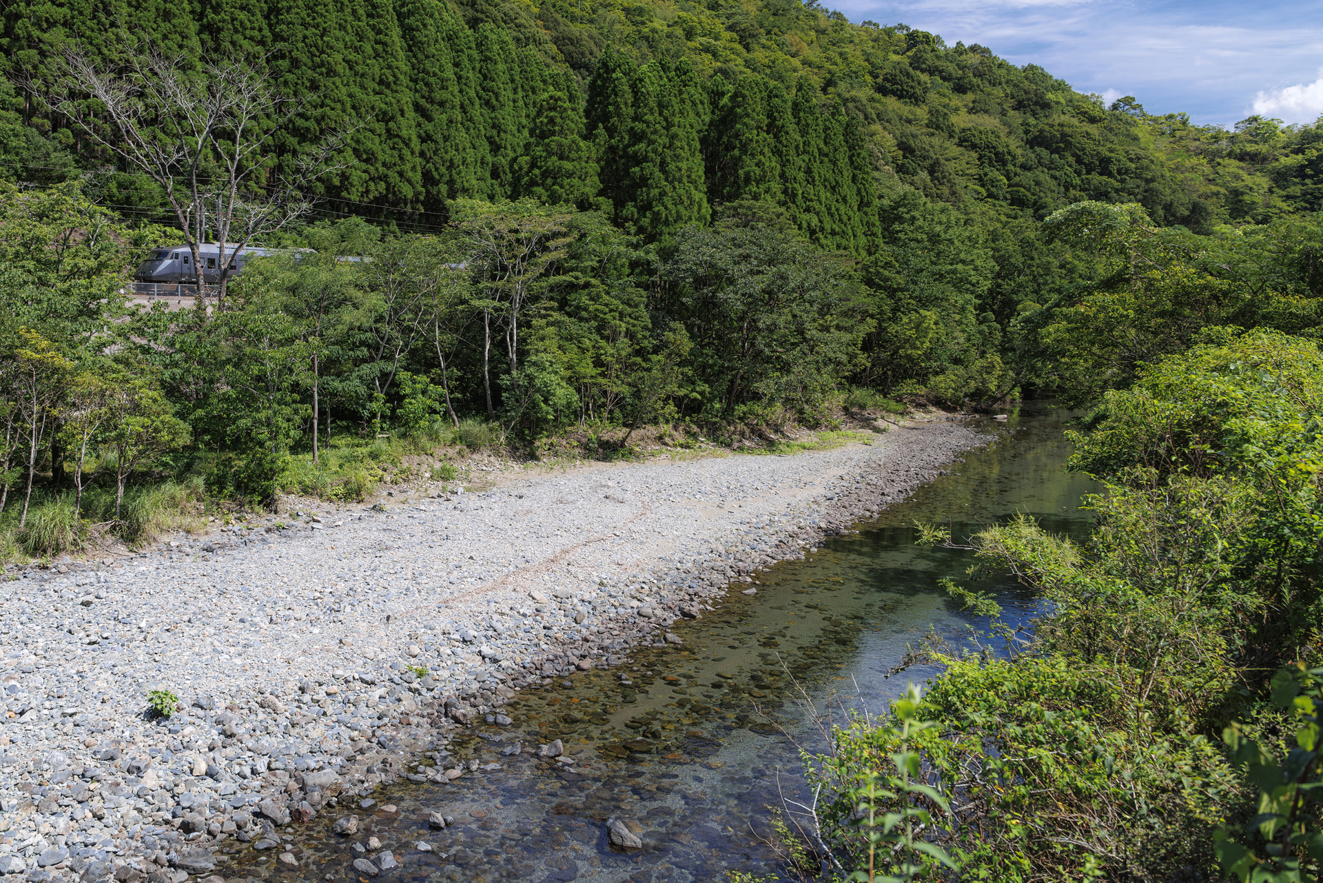 <span class="fnt-85">キヤノン EOS R5 Mark II／RF24-105mm F2.8 L IS USM Z／26mm／マニュアル露出（F4、1/2,000秒）／ISO 800／WB：オート</span>