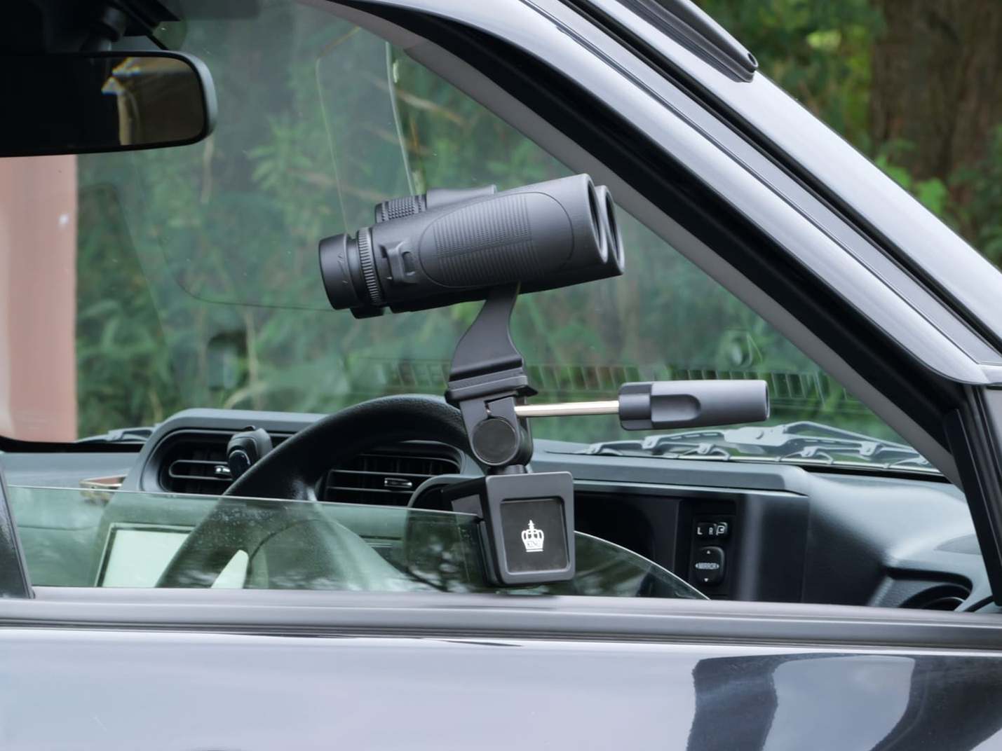 双眼鏡を装着したイメージ