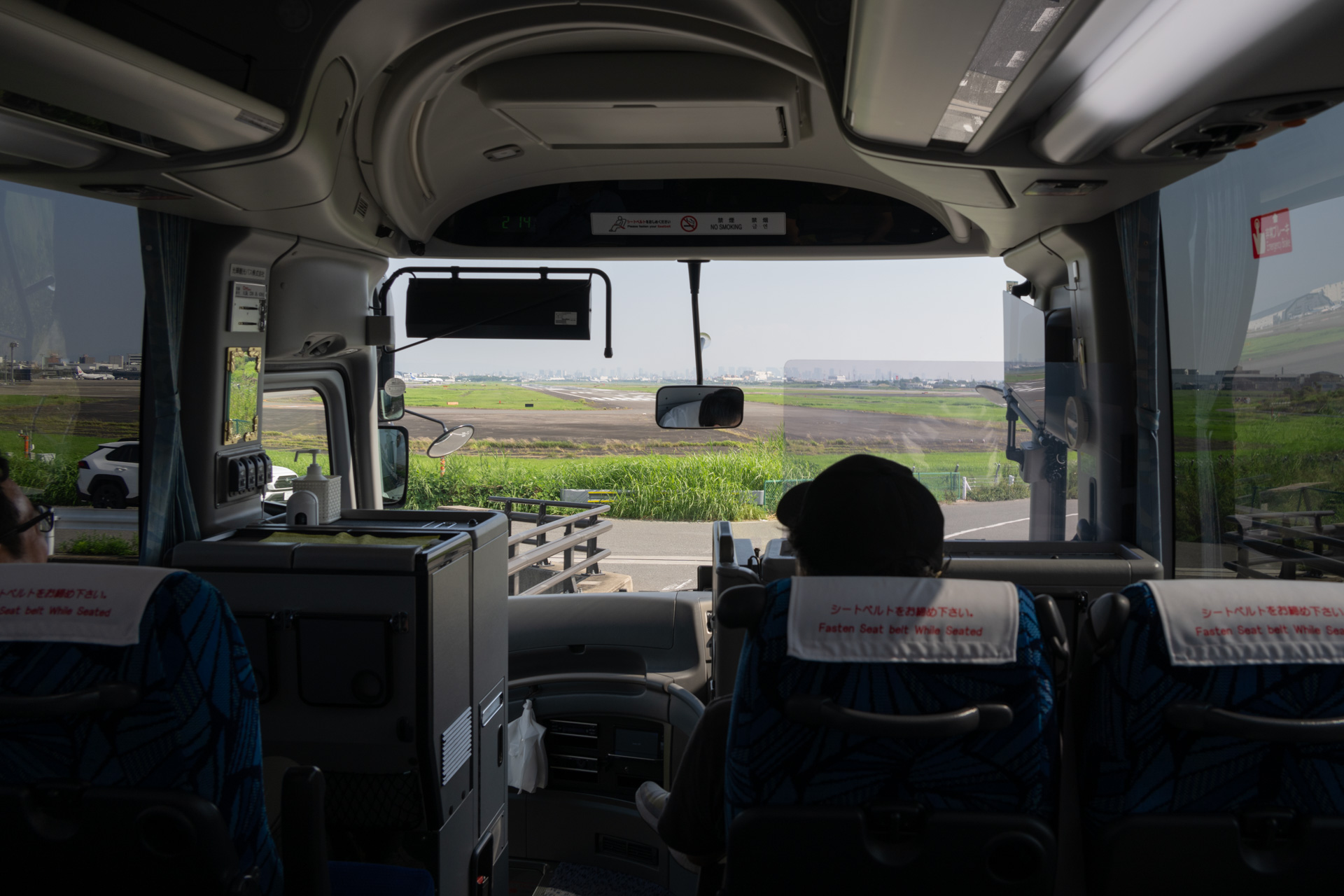 ホテルを出発して間もなく猪名川土手に到着