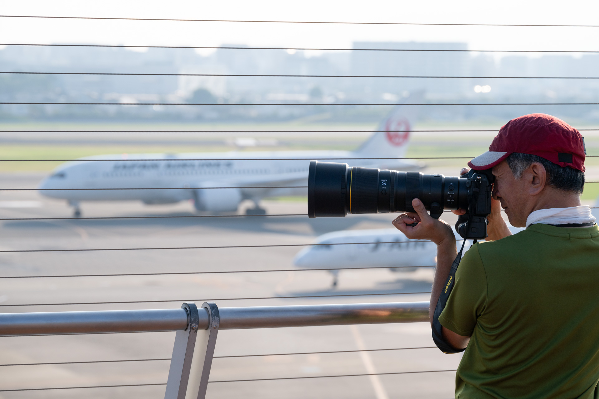 左方向に望遠レンズを向ければ着陸機が狙える